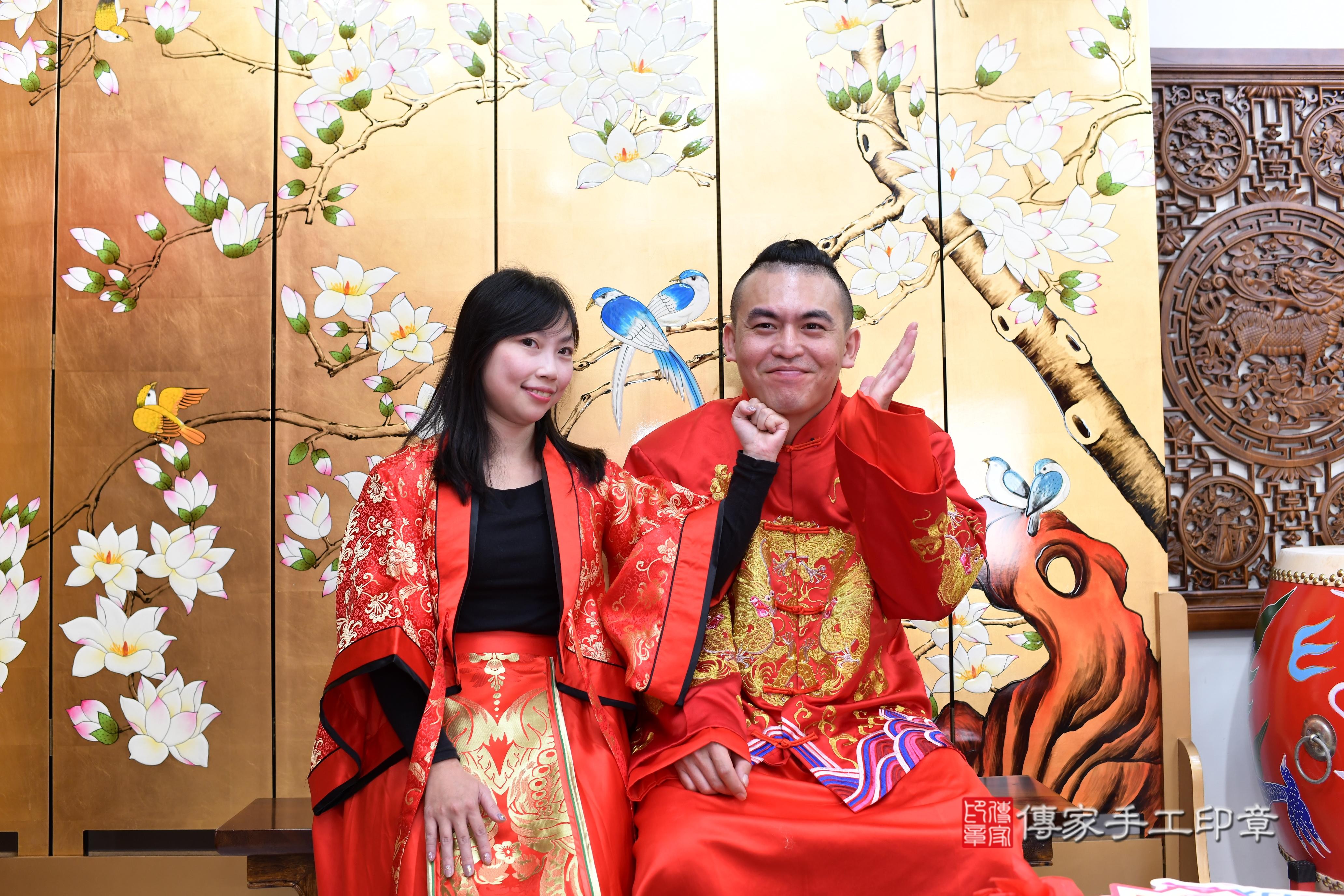傳家手工印章台南店、抓周、度脺、中國風會場、傳家嬰兒古禮、吉祥話、抓周道具物品24種、拍照。抓周證書。寶寶抓周、滿周歲、生日快樂、祝福