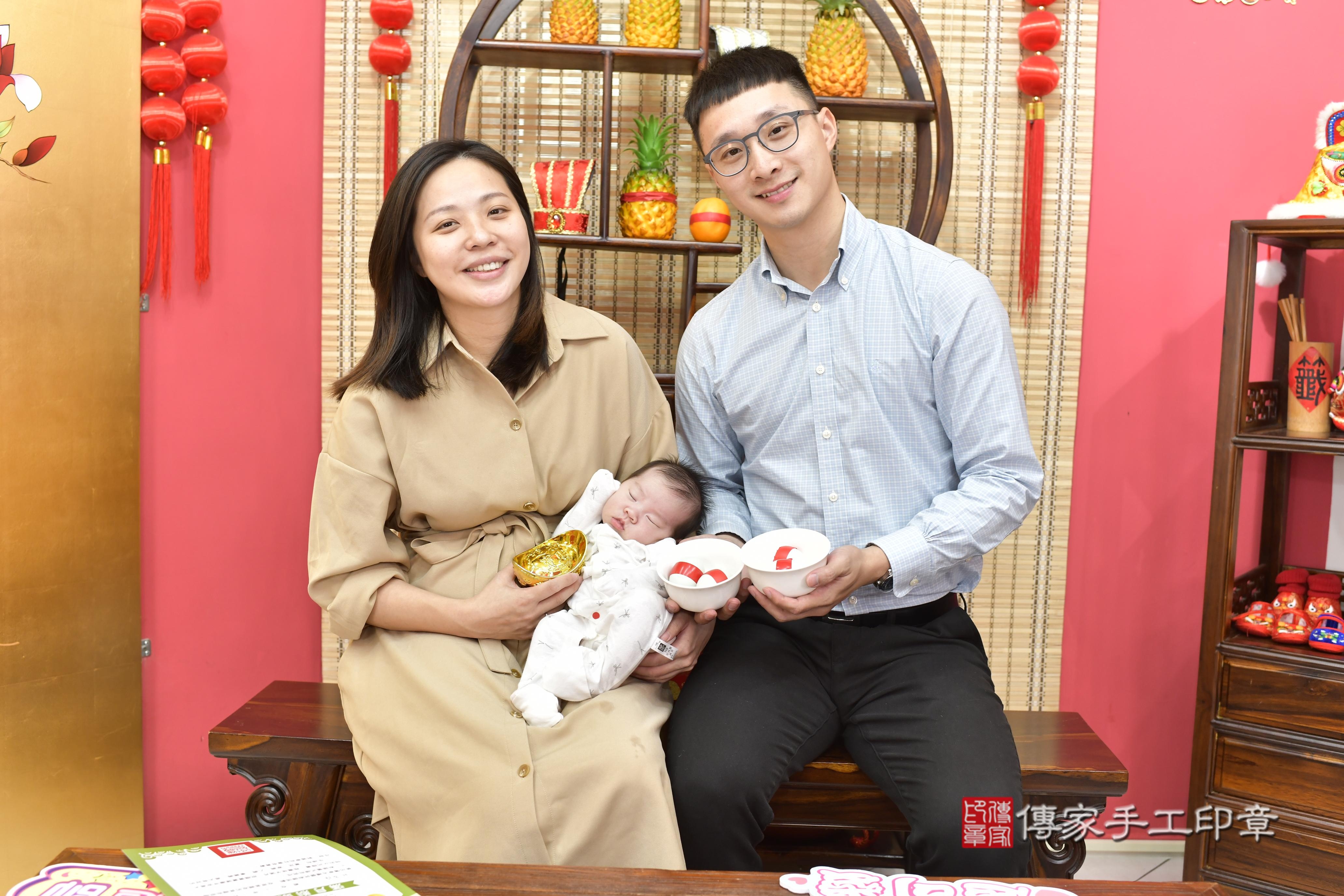 傳家手工印章新竹店、抓周、度脺、中國風會場、傳家嬰兒古禮、吉祥話、抓周道具物品24種、拍照。抓周證書。寶寶抓周、滿周歲、生日快樂、祝福