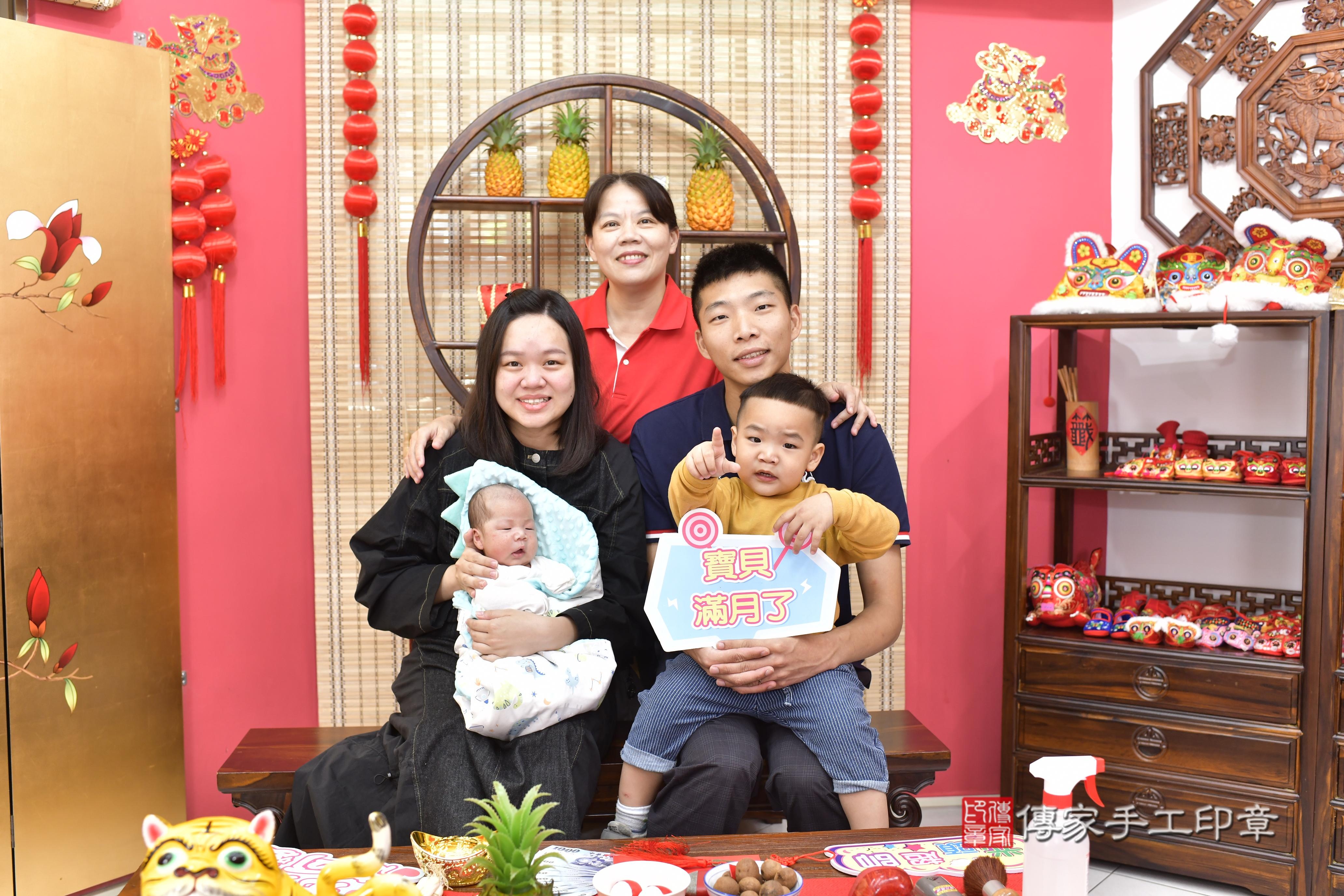 傳家手工印章新竹店、抓周、度脺、中國風會場、傳家嬰兒古禮、吉祥話、抓周道具物品24種、拍照。抓周證書。寶寶抓周、滿周歲、生日快樂、祝福