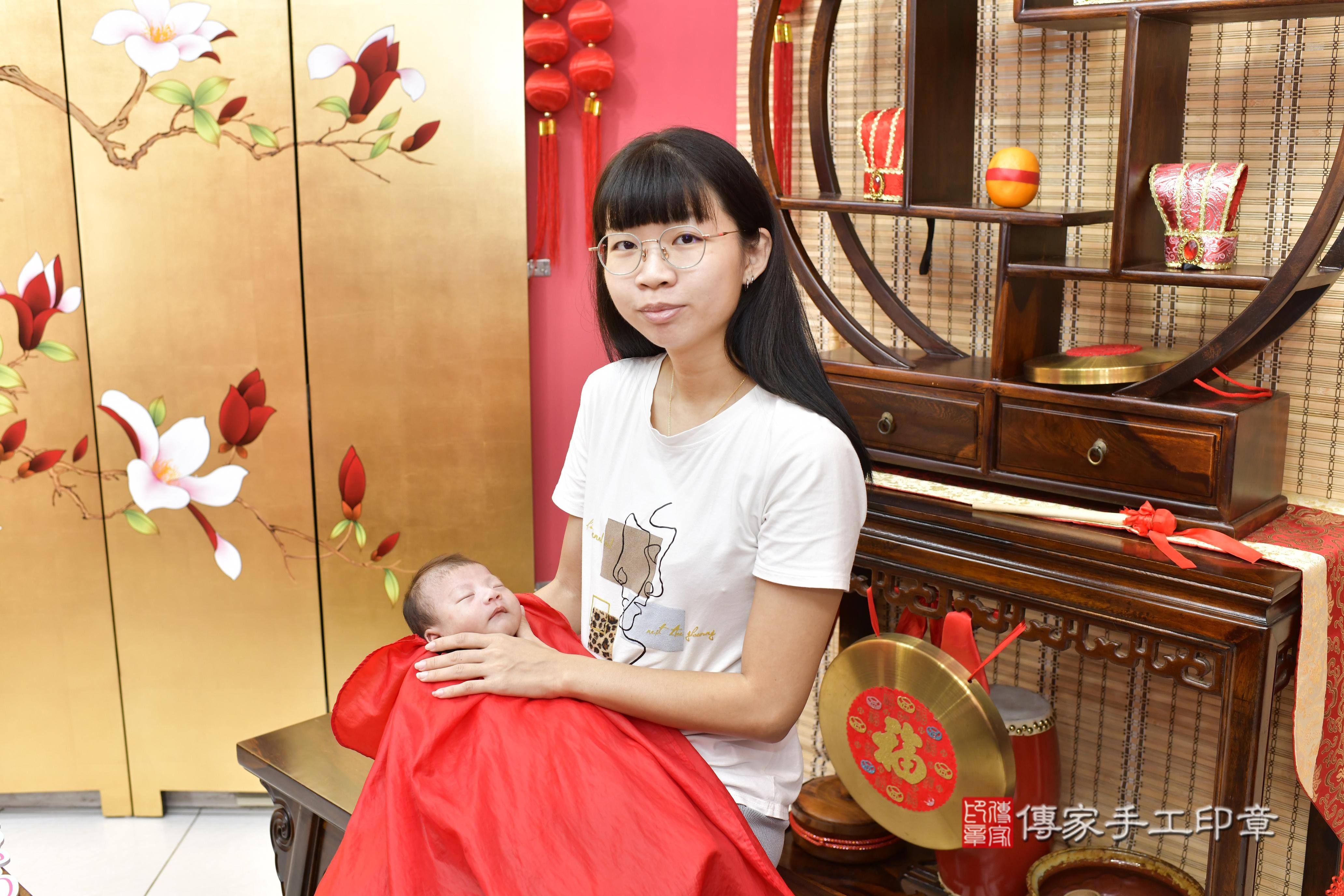 傳家手工印章新竹店、抓周、度脺、中國風會場、傳家嬰兒古禮、吉祥話、抓周道具物品24種、拍照。抓周證書。寶寶抓周、滿周歲、生日快樂、祝福