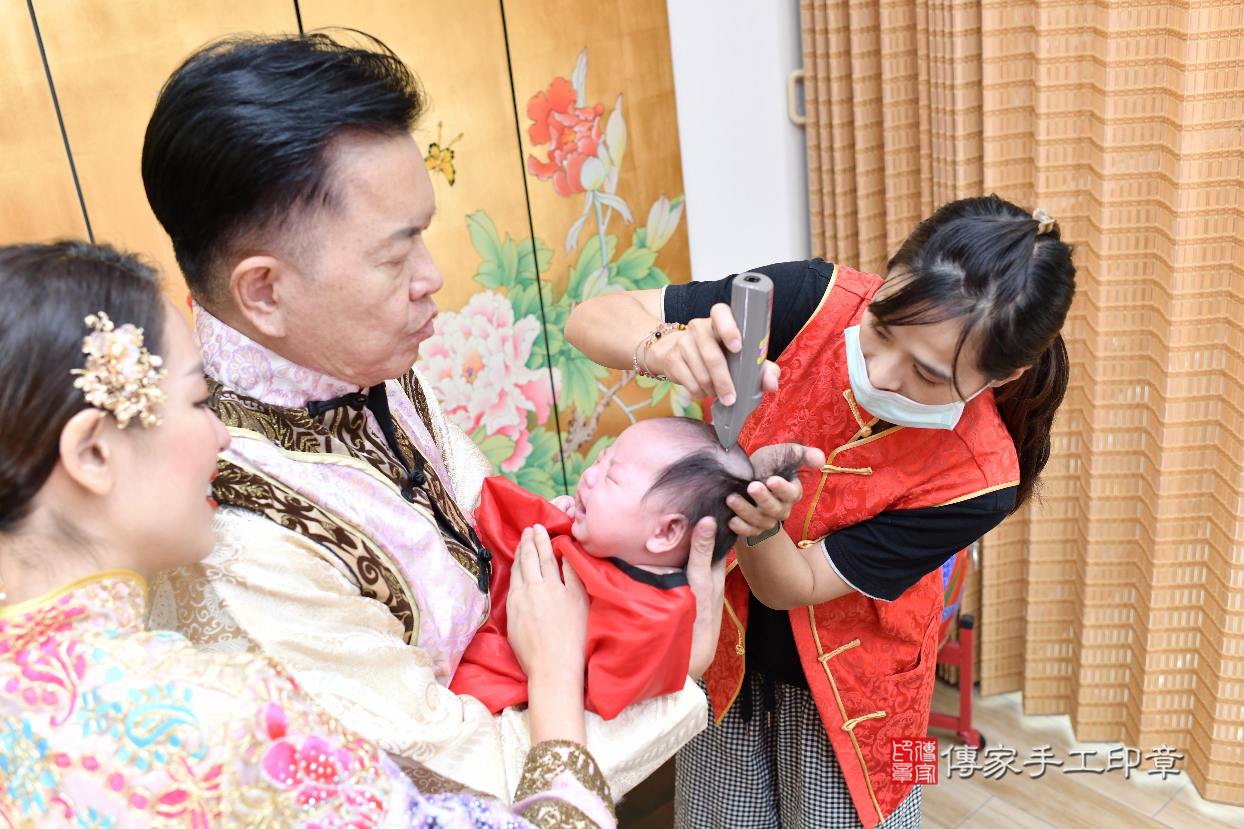 傳家手工印章新北店、抓周、度脺、中國風會場、傳家嬰兒古禮、吉祥話、抓周道具物品24種、拍照。抓周證書。寶寶抓周、滿周歲、生日快樂、祝福