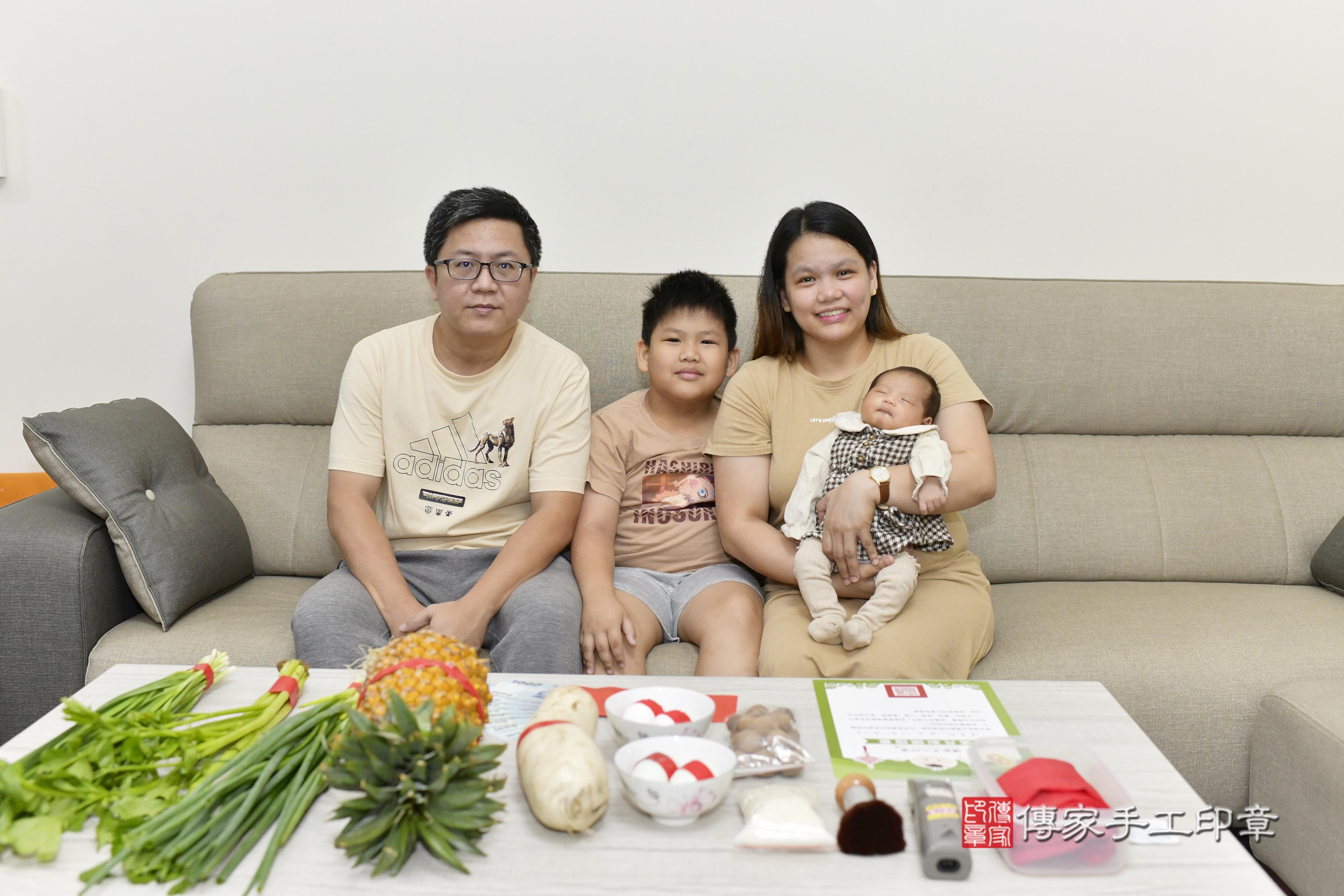 傳家手工印章新竹店、抓周、度脺、中國風會場、傳家嬰兒古禮、吉祥話、抓周道具物品24種、拍照。抓周證書。寶寶抓周、滿周歲、生日快樂、祝福