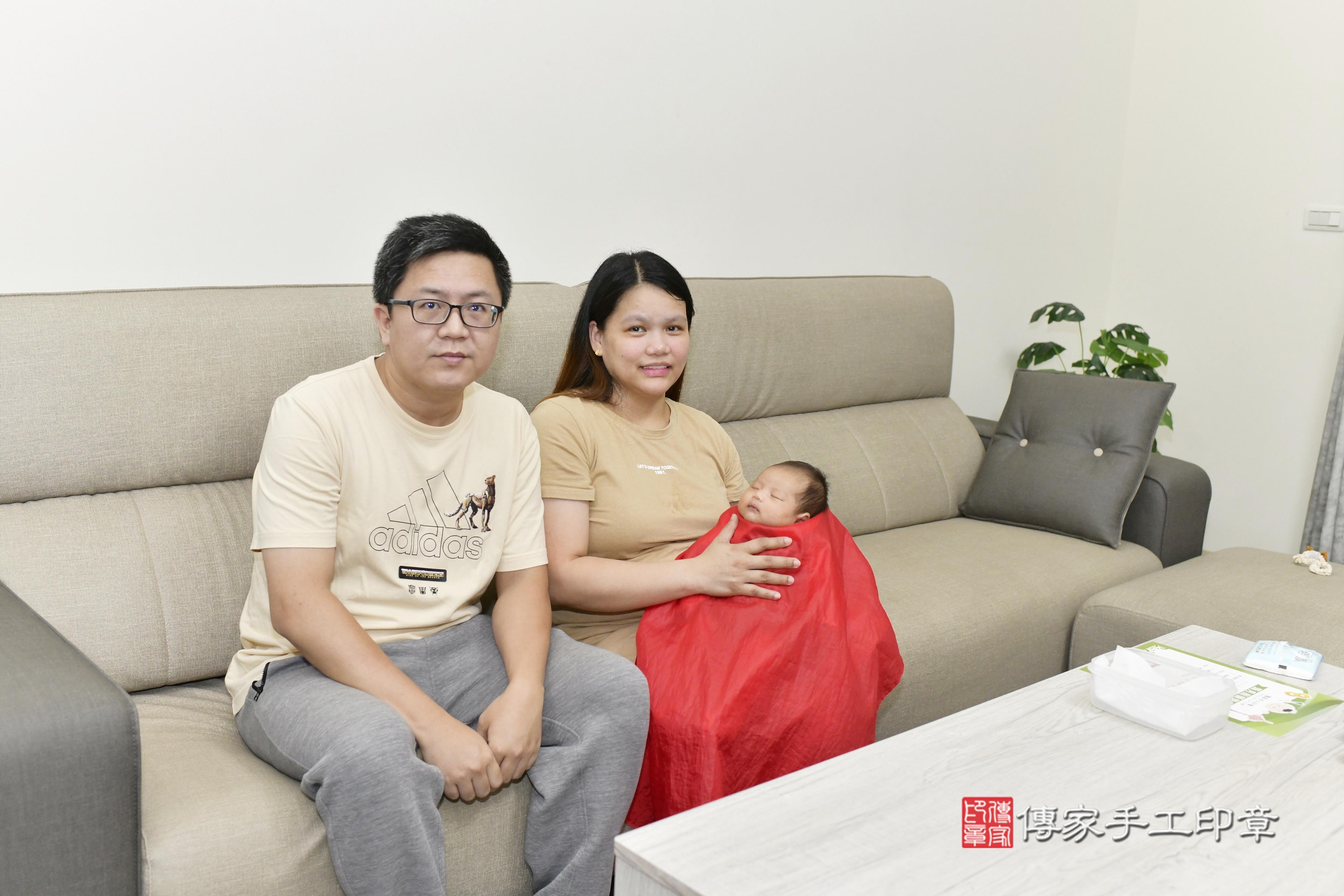 傳家手工印章新竹店、抓周、度脺、中國風會場、傳家嬰兒古禮、吉祥話、抓周道具物品24種、拍照。抓周證書。寶寶抓周、滿周歲、生日快樂、祝福