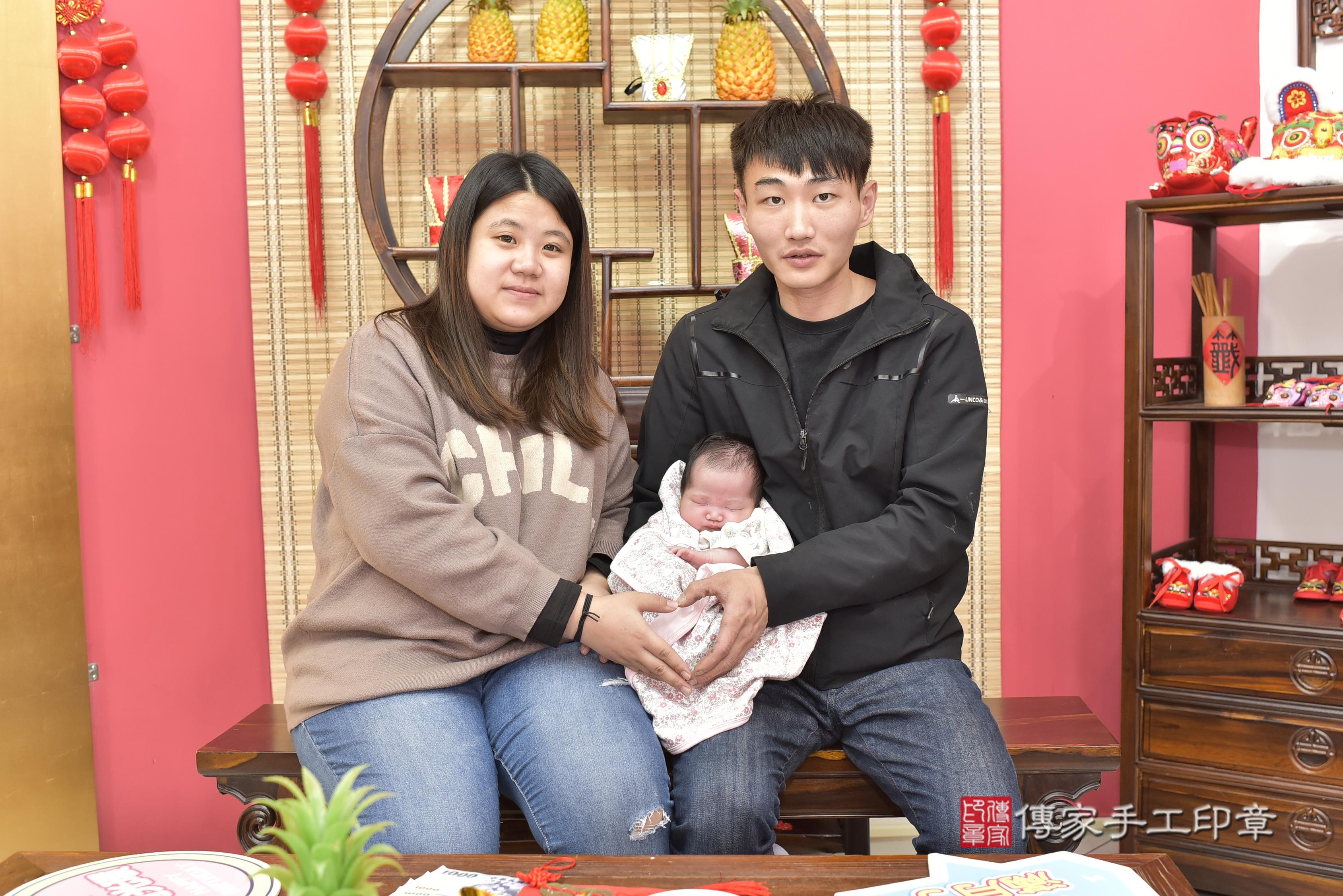 傳家手工印章新竹店、抓周、度脺、中國風會場、傳家嬰兒古禮、吉祥話、抓周道具物品24種、拍照。抓周證書。寶寶抓周、滿周歲、生日快樂、祝福
