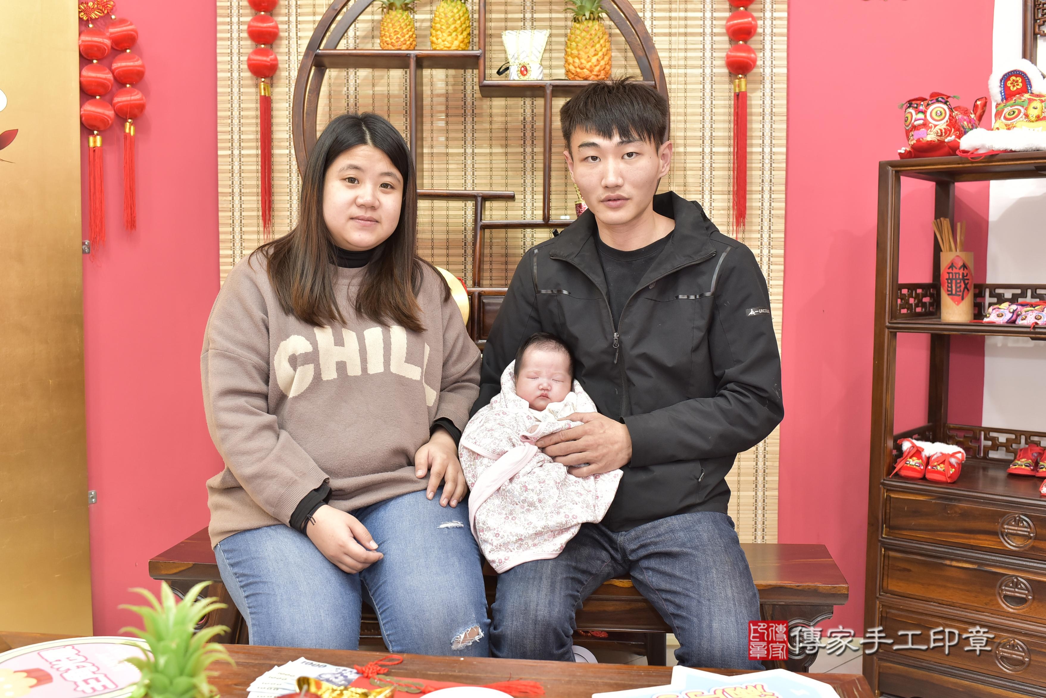 傳家手工印章新竹店、抓周、度脺、中國風會場、傳家嬰兒古禮、吉祥話、抓周道具物品24種、拍照。抓周證書。寶寶抓周、滿周歲、生日快樂、祝福