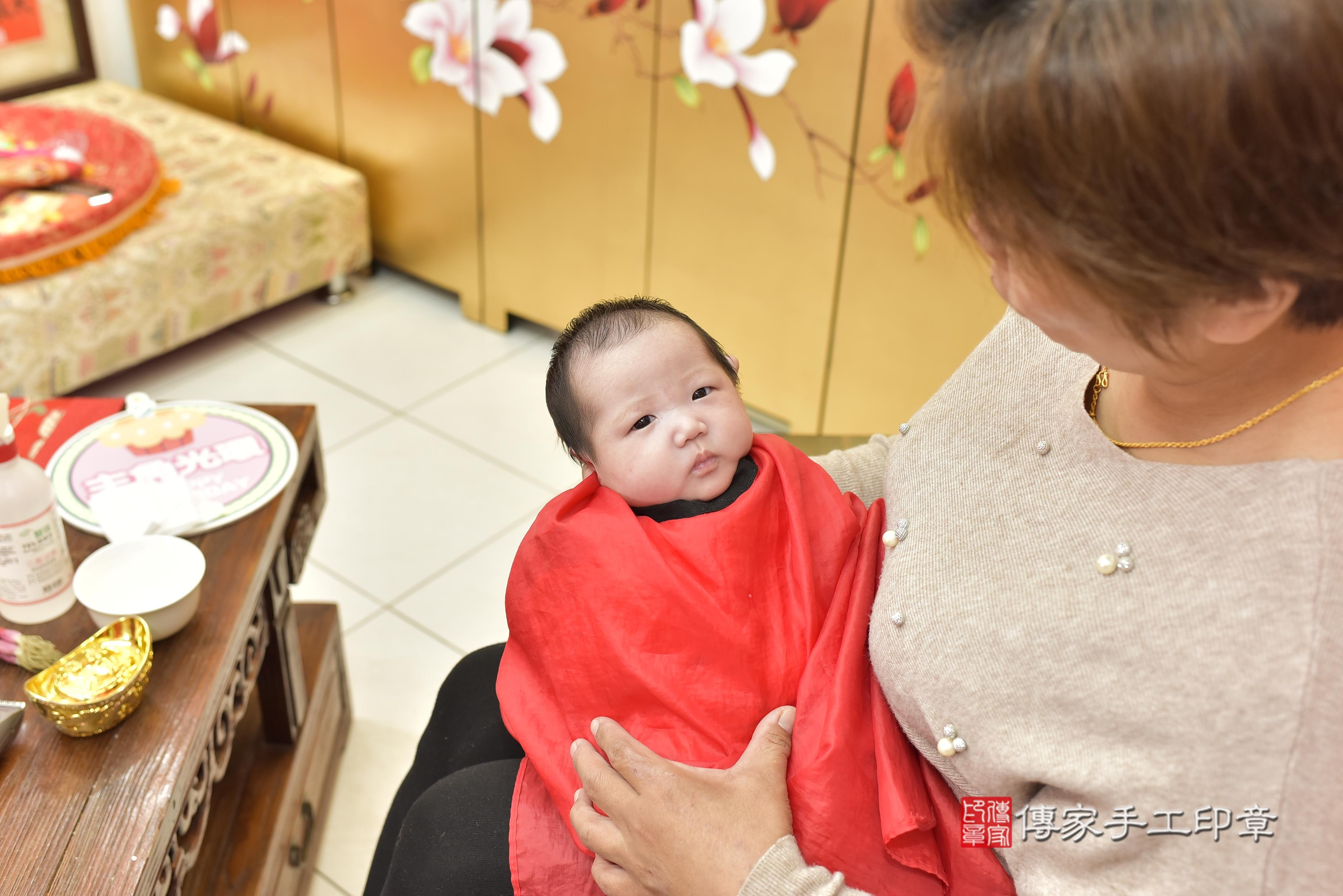 傳家手工印章新竹店、抓周、度脺、中國風會場、傳家嬰兒古禮、吉祥話、抓周道具物品24種、拍照。抓周證書。寶寶抓周、滿周歲、生日快樂、祝福