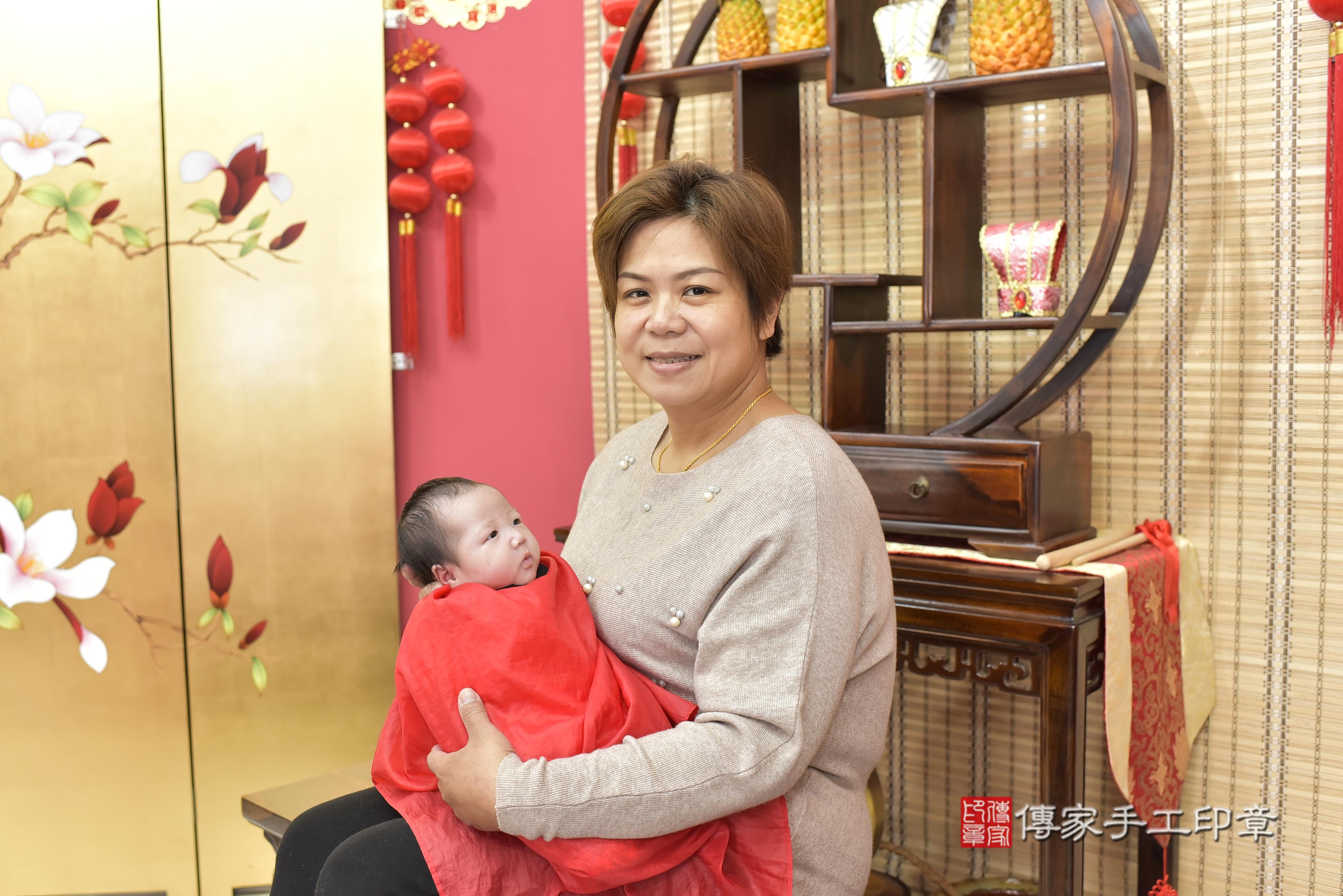 傳家手工印章新竹店、抓周、度脺、中國風會場、傳家嬰兒古禮、吉祥話、抓周道具物品24種、拍照。抓周證書。寶寶抓周、滿周歲、生日快樂、祝福
