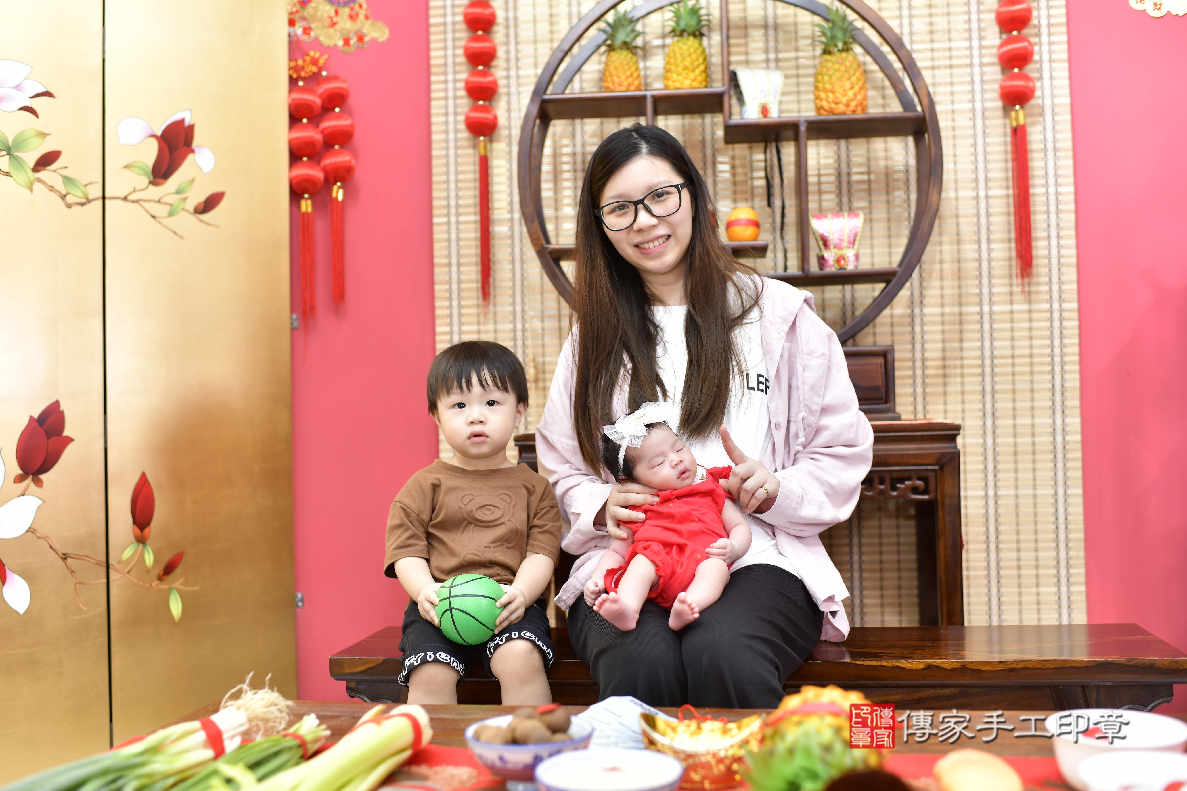 傳家手工印章新竹店、抓周、度脺、中國風會場、傳家嬰兒古禮、吉祥話、抓周道具物品24種、拍照。抓周證書。寶寶抓周、滿周歲、生日快樂、祝福