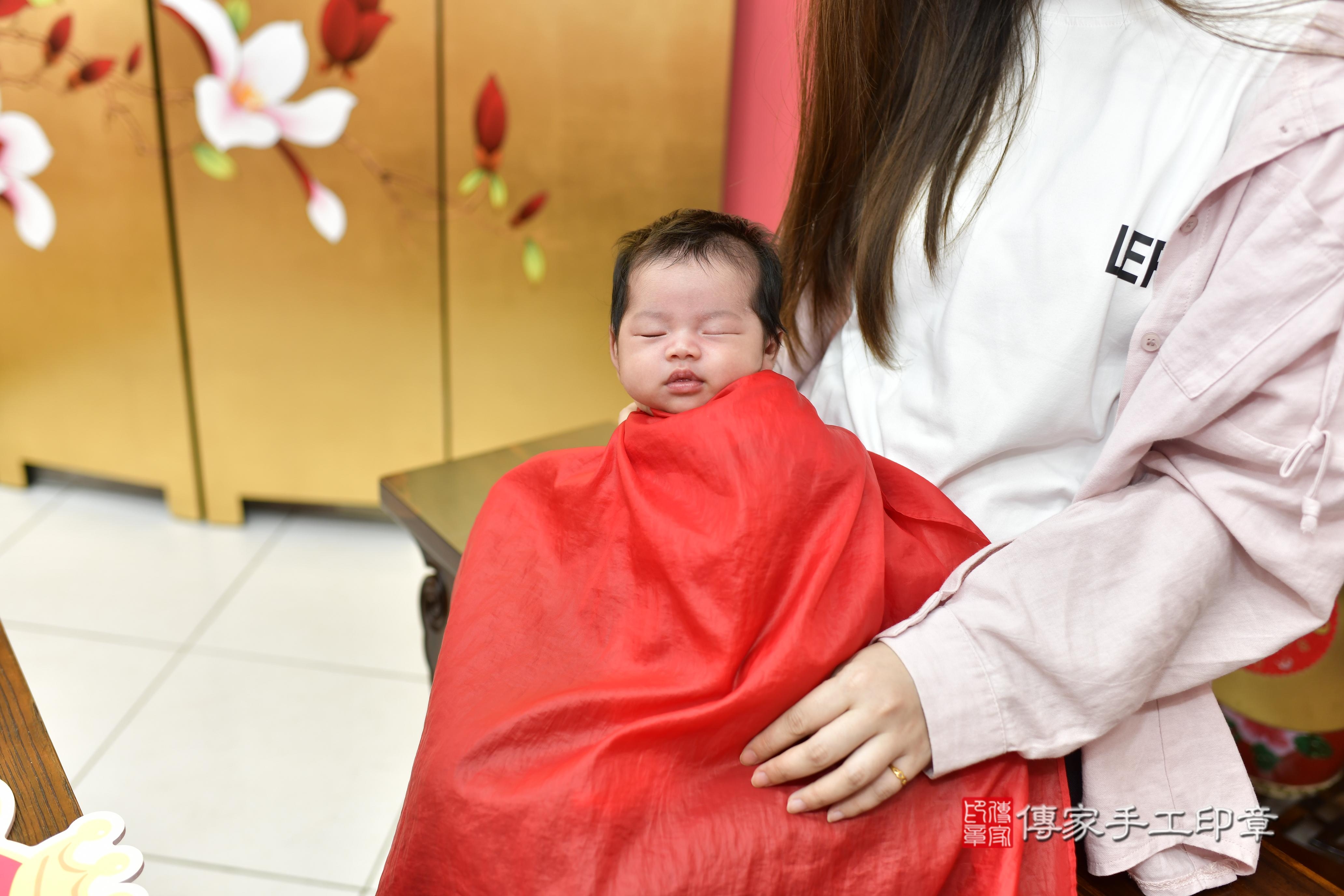 傳家手工印章新竹店、抓周、度脺、中國風會場、傳家嬰兒古禮、吉祥話、抓周道具物品24種、拍照。抓周證書。寶寶抓周、滿周歲、生日快樂、祝福