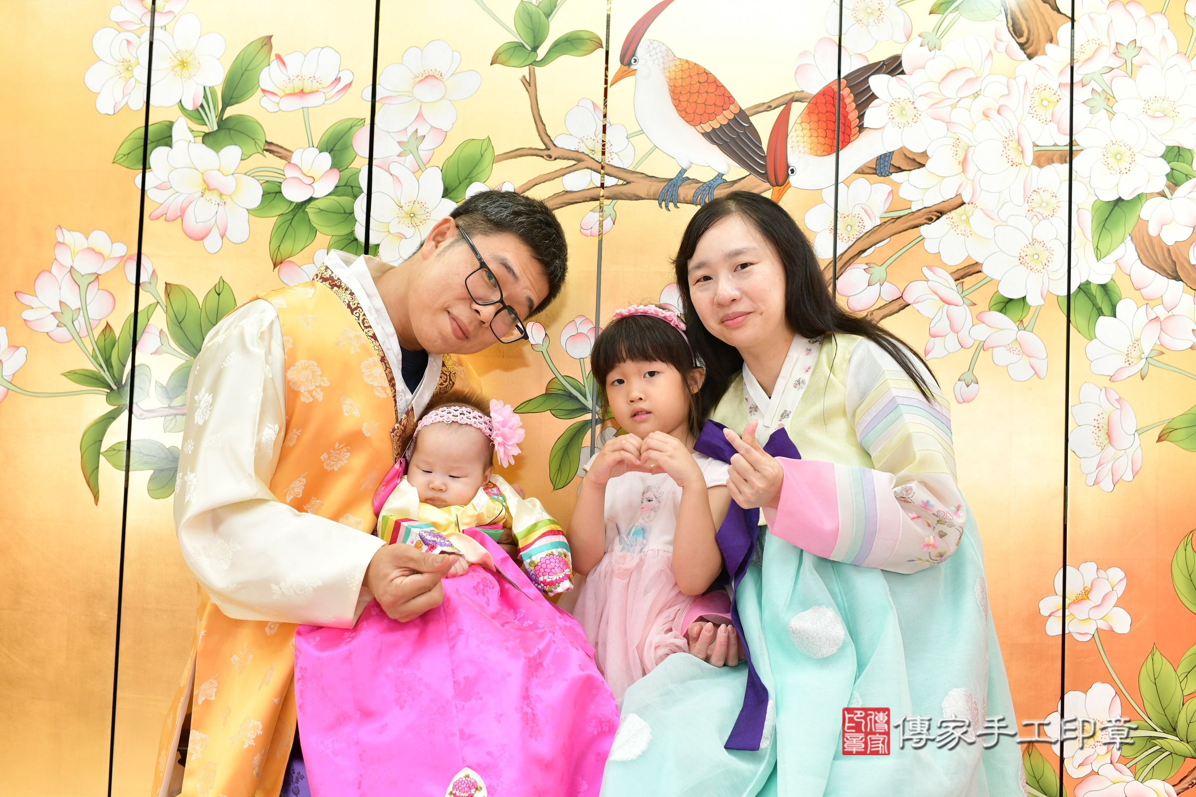 台中市北區小慈寶寶收涎推薦：傳家台中店收涎中國風會場，嬰兒古禮收涎收口水流程儀式、收涎吉祥話、收涎餅乾、收涎拍照。收涎證書。2024.11.17，照片6