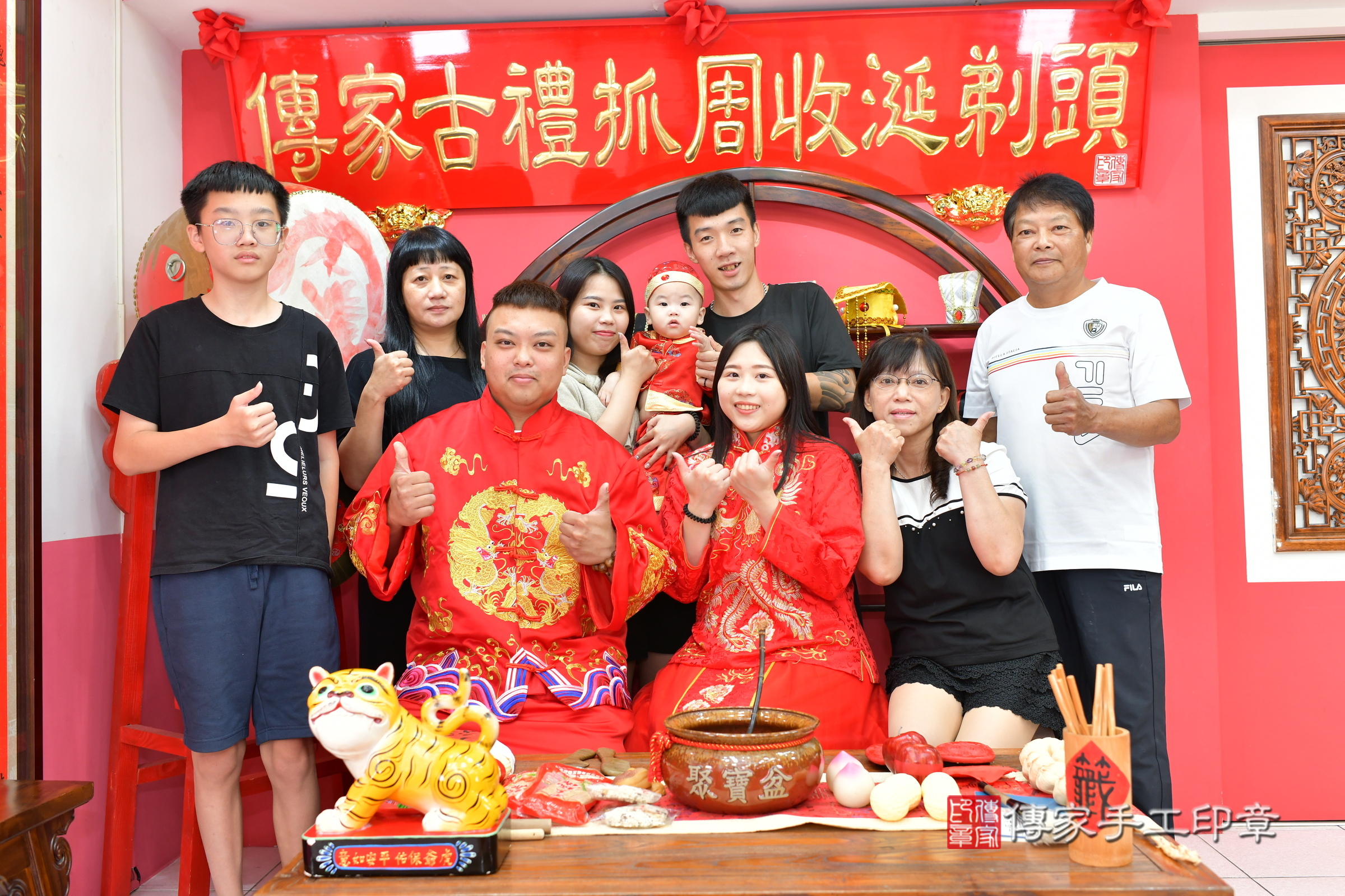台中市北區澤澤寶寶抓周推薦：傳家台中店抓周度脺中國風會場，嬰兒古禮抓周流程儀式吉祥話、抓周道具物品24種、拍照。抓周證書。2024.11.1，照片18
