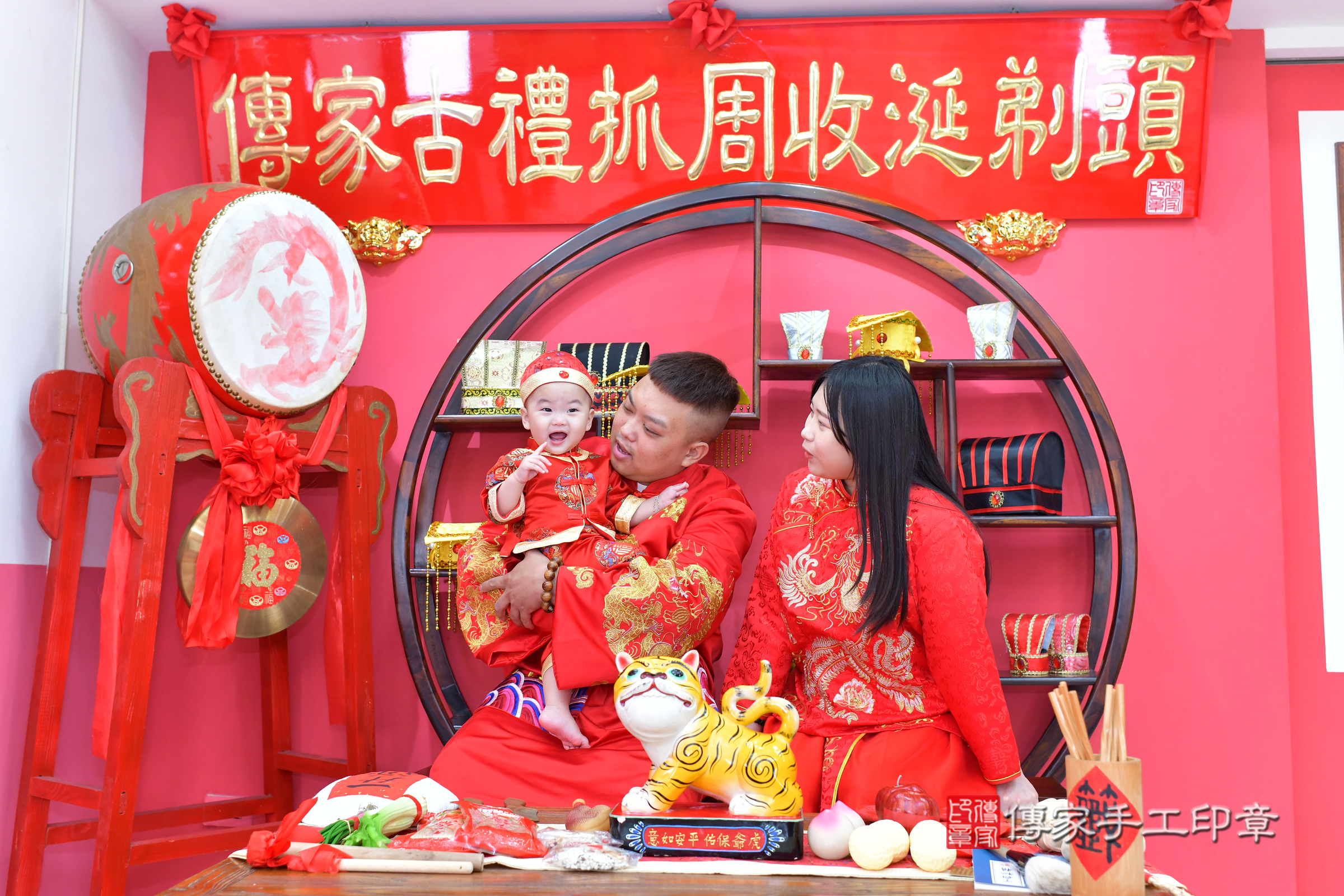 台中市北區澤澤寶寶抓周推薦：傳家台中店抓周度脺中國風會場，嬰兒古禮抓周流程儀式吉祥話、抓周道具物品24種、拍照。抓周證書。2024.11.1，照片2