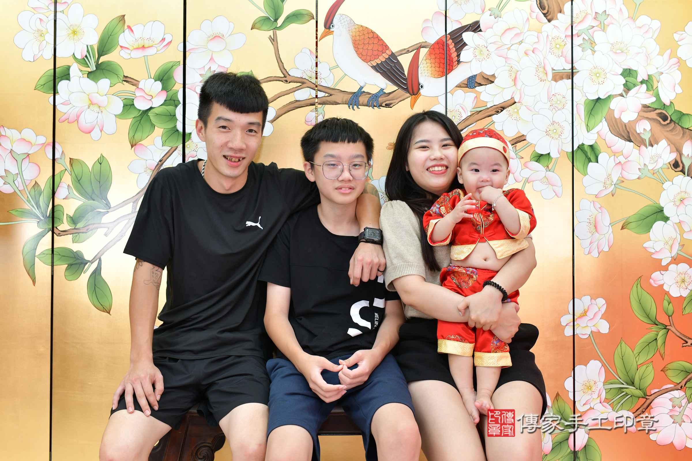 台中市北區澤澤寶寶抓周推薦：傳家台中店抓周度脺中國風會場，嬰兒古禮抓周流程儀式吉祥話、抓周道具物品24種、拍照。抓周證書。2024.11.1，照片4