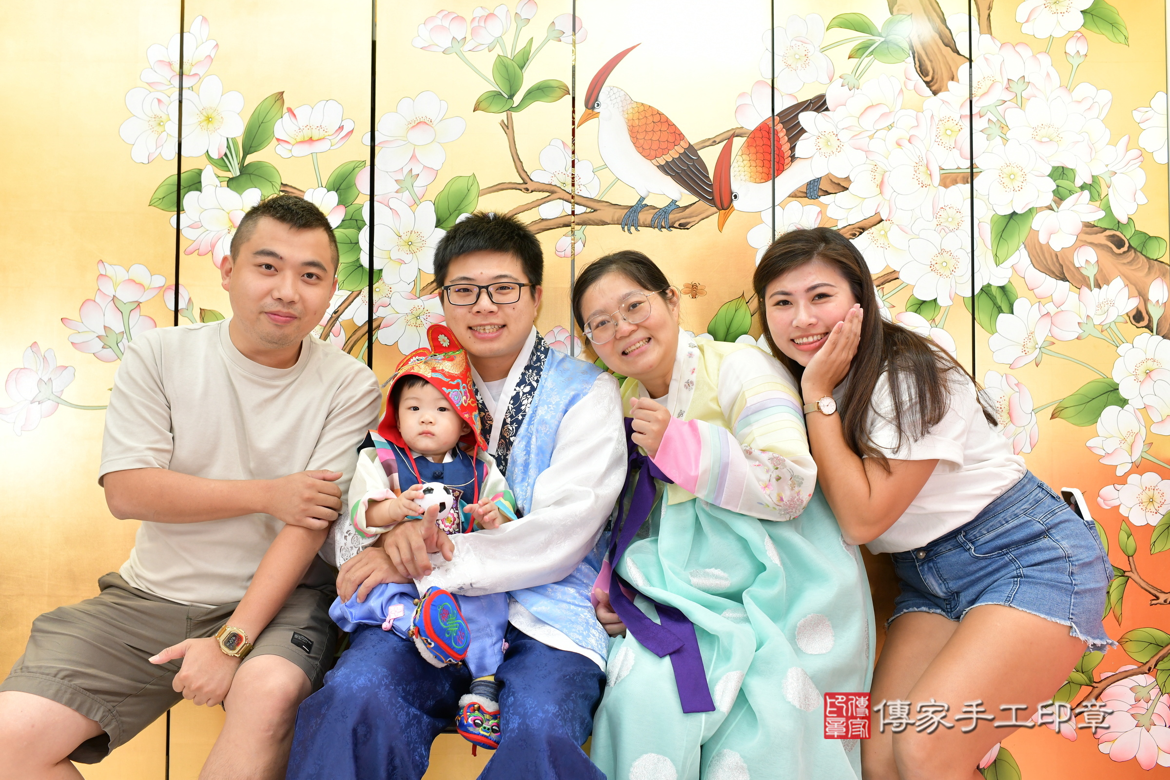 台中市北區小錀寶寶抓周推薦：傳家台中店抓周度脺中國風會場，嬰兒古禮抓周流程儀式吉祥話、抓周道具物品24種、拍照。抓周證書。2024.11.2，照片8