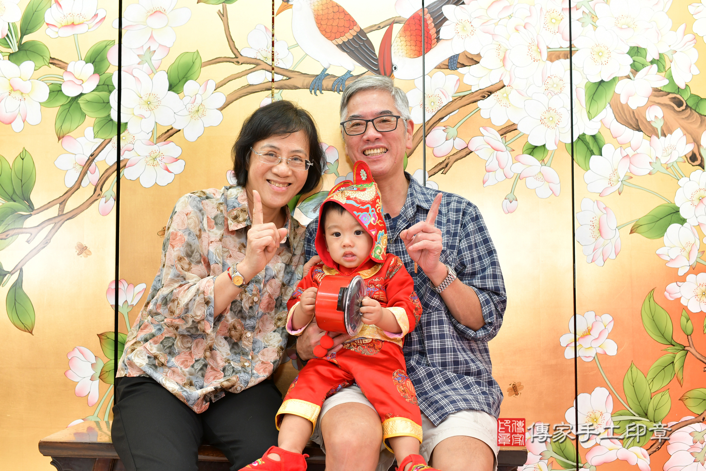 台中市北區小灝寶寶抓周推薦：傳家台中店抓周度脺中國風會場，嬰兒古禮抓周流程儀式吉祥話、抓周道具物品24種、拍照。抓周證書。2024.11.9，照片6