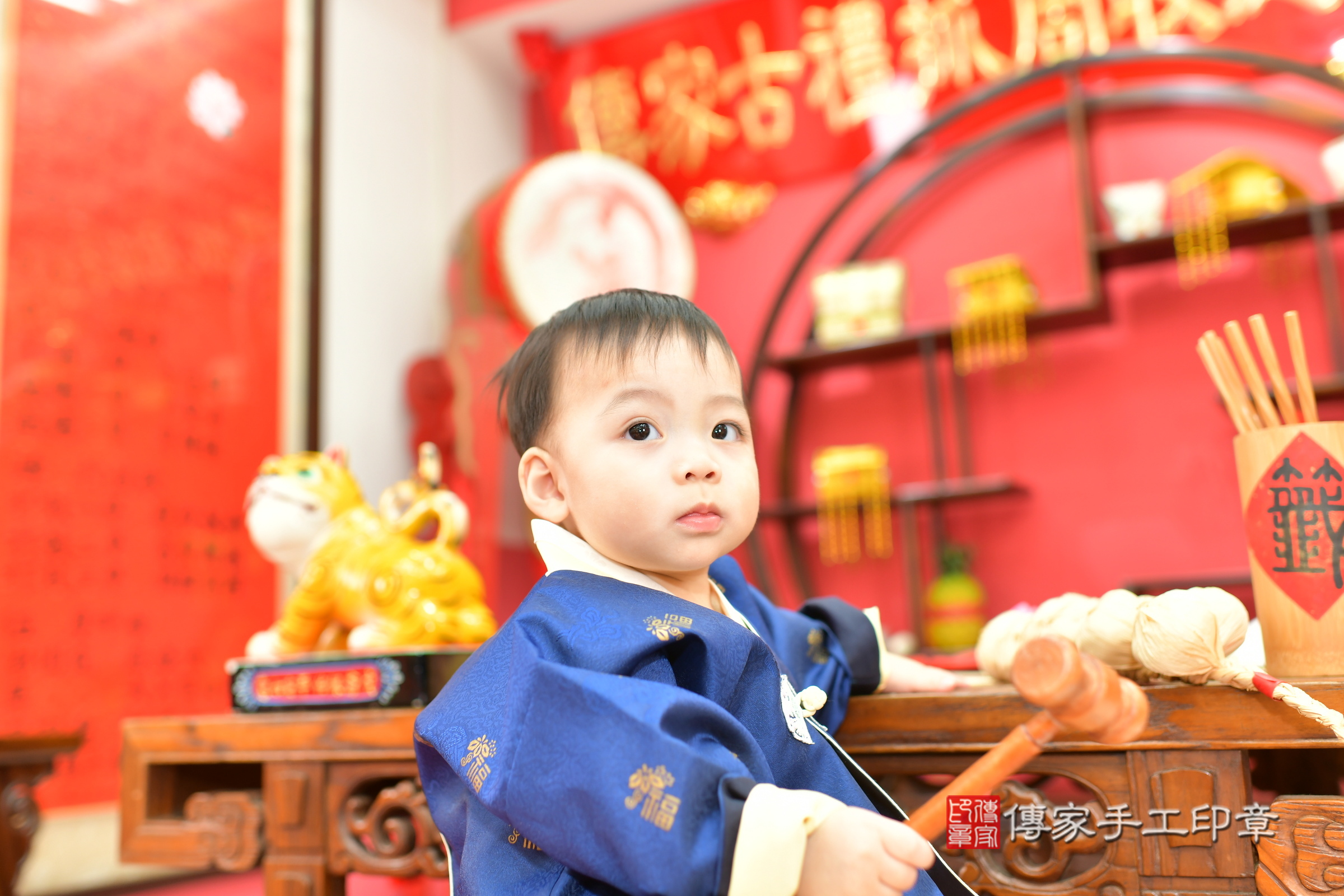 台中市北區鈞鈞寶寶抓周推薦：傳家台中店抓周度脺中國風會場，嬰兒古禮抓周流程儀式吉祥話、抓周道具物品24種、拍照。抓周證書。2024.11.13，照片17