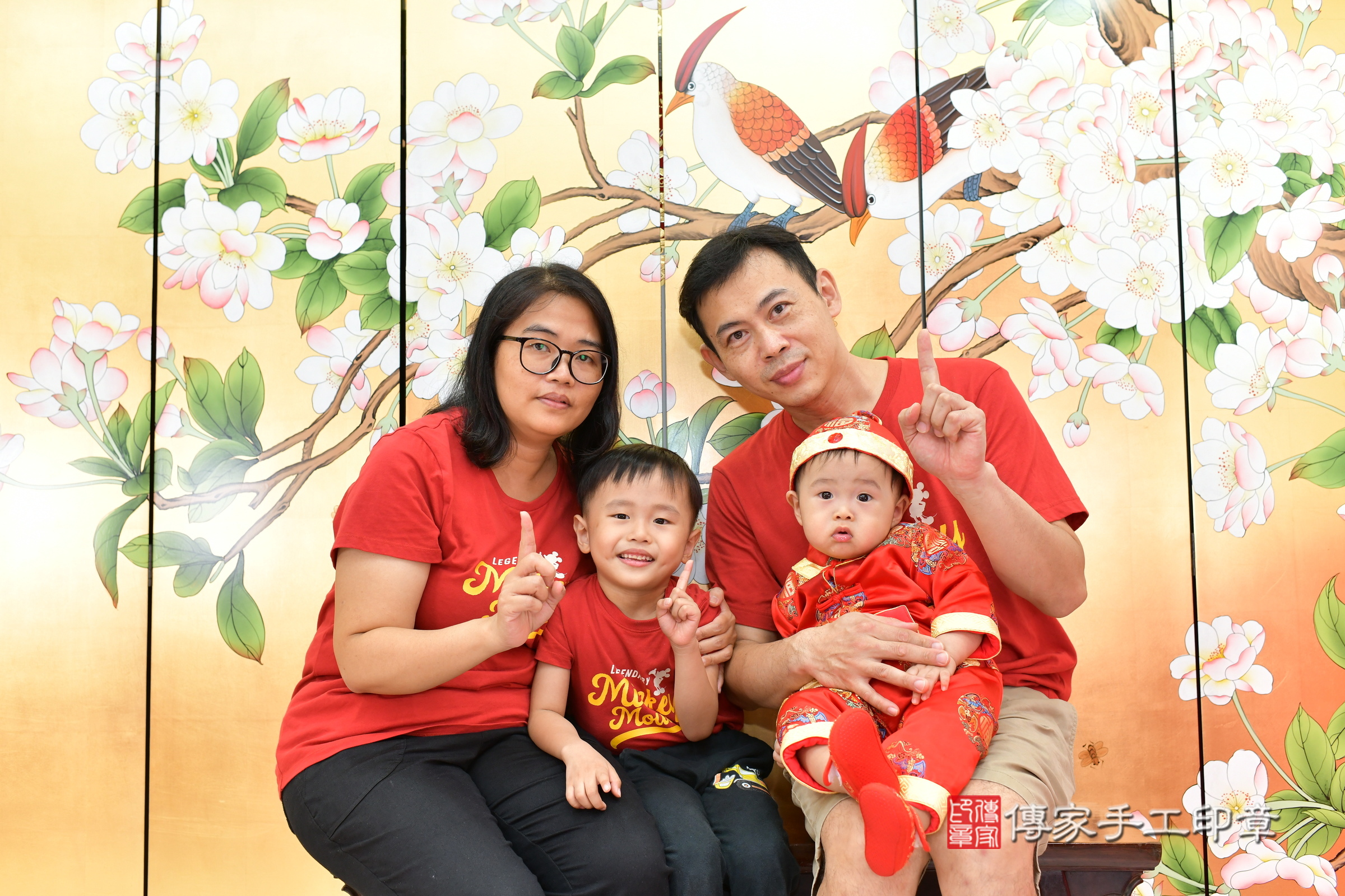 台中市北區小倫寶寶抓周推薦：傳家台中店抓周度脺中國風會場，嬰兒古禮抓周流程儀式吉祥話、抓周道具物品24種、拍照。抓周證書。2024.11.15，照片2