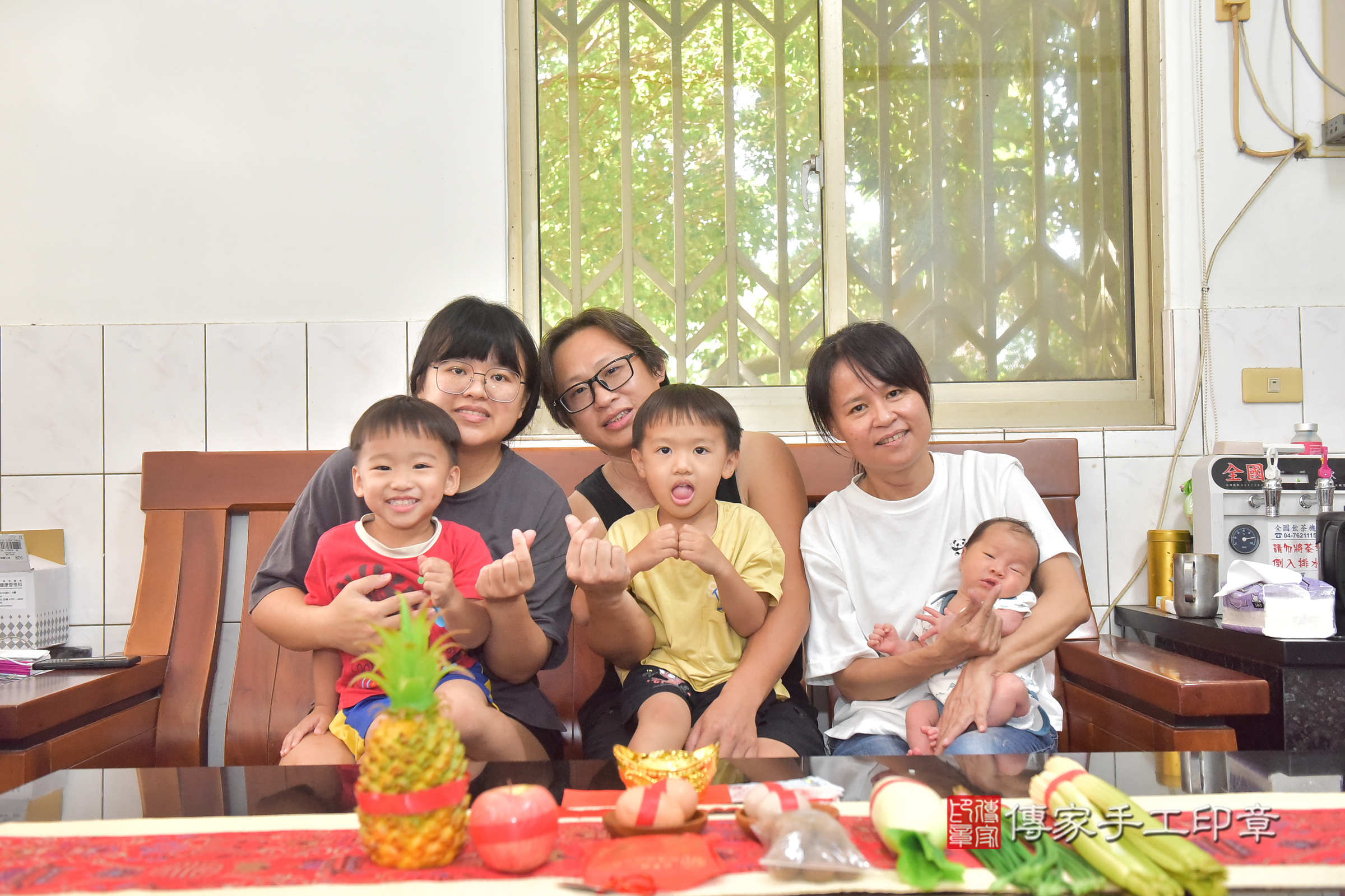小寓寶寶(彰化縣和美鎮到府嬰兒小寓寶寶滿月剃頭理髮、到府嬰兒剃胎毛儀式吉祥話)。到府剃頭剃胎毛主持、專業拍照、證書。★購買「臍帶章、肚臍章、胎毛筆刷印章」贈送：剃頭、收涎、抓周，三選一。2024.11.3，照片6