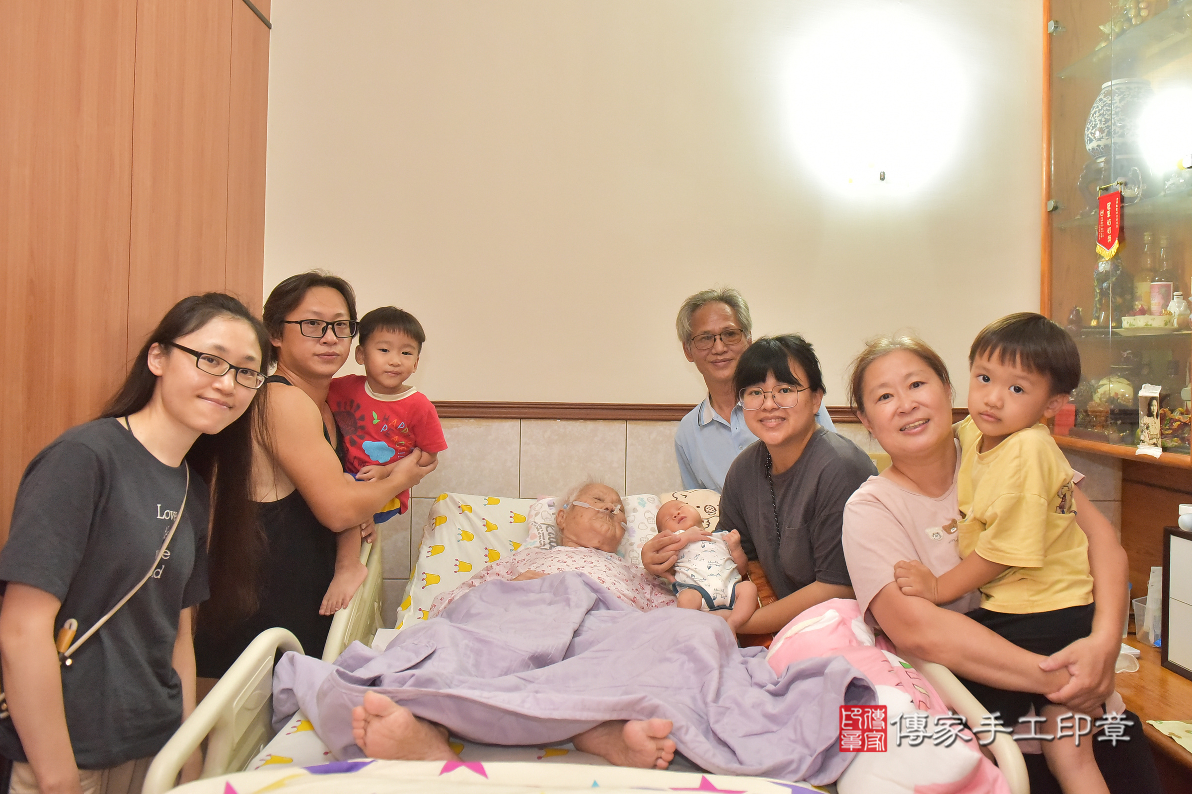 小寓寶寶(彰化縣和美鎮到府嬰兒小寓寶寶滿月剃頭理髮、到府嬰兒剃胎毛儀式吉祥話)。到府剃頭剃胎毛主持、專業拍照、證書。★購買「臍帶章、肚臍章、胎毛筆刷印章」贈送：剃頭、收涎、抓周，三選一。2024.11.3，照片18
