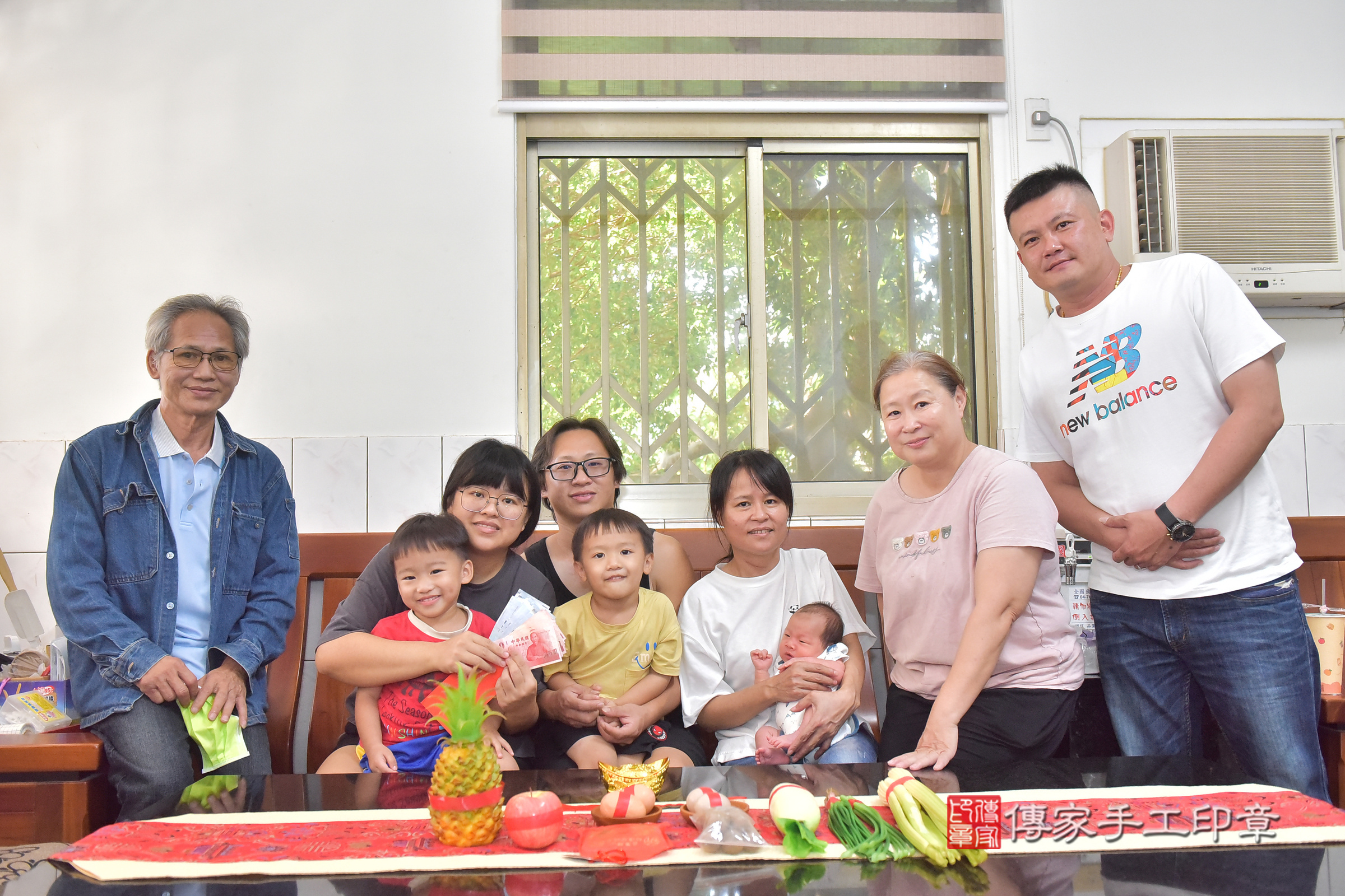 小寓寶寶(彰化縣和美鎮到府嬰兒小寓寶寶滿月剃頭理髮、到府嬰兒剃胎毛儀式吉祥話)。到府剃頭剃胎毛主持、專業拍照、證書。★購買「臍帶章、肚臍章、胎毛筆刷印章」贈送：剃頭、收涎、抓周，三選一。2024.11.3，照片7