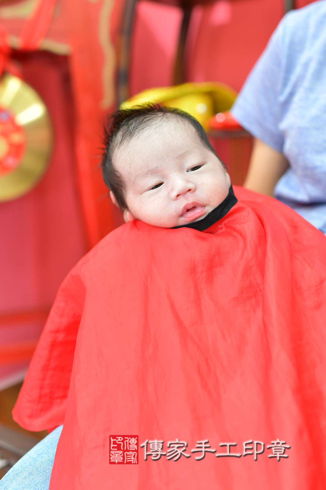 小雁寶寶(台中市北區嬰兒寶寶滿月剃頭理髮、嬰兒剃胎毛儀式吉祥話)。中國風會場，爸媽寶貝穿「日中韓」古裝禮服。專業拍照、證書。★購買「臍帶章、肚臍章、胎毛筆刷印章」贈送：剃頭、收涎、抓周，三選一。2024.11.9，照片11