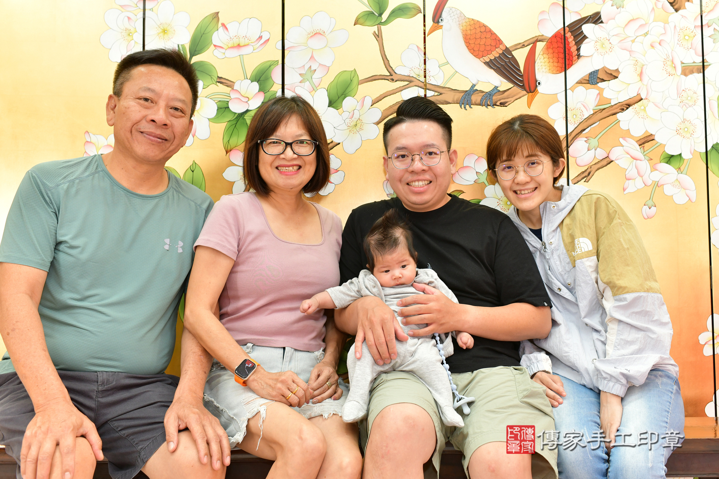 小言寶寶(台中市北區嬰兒寶寶滿月剃頭理髮、嬰兒剃胎毛儀式吉祥話)。中國風會場，爸媽寶貝穿「日中韓」古裝禮服。專業拍照、證書。★購買「臍帶章、肚臍章、胎毛筆刷印章」贈送：剃頭、收涎、抓周，三選一。2024.11.10，照片4