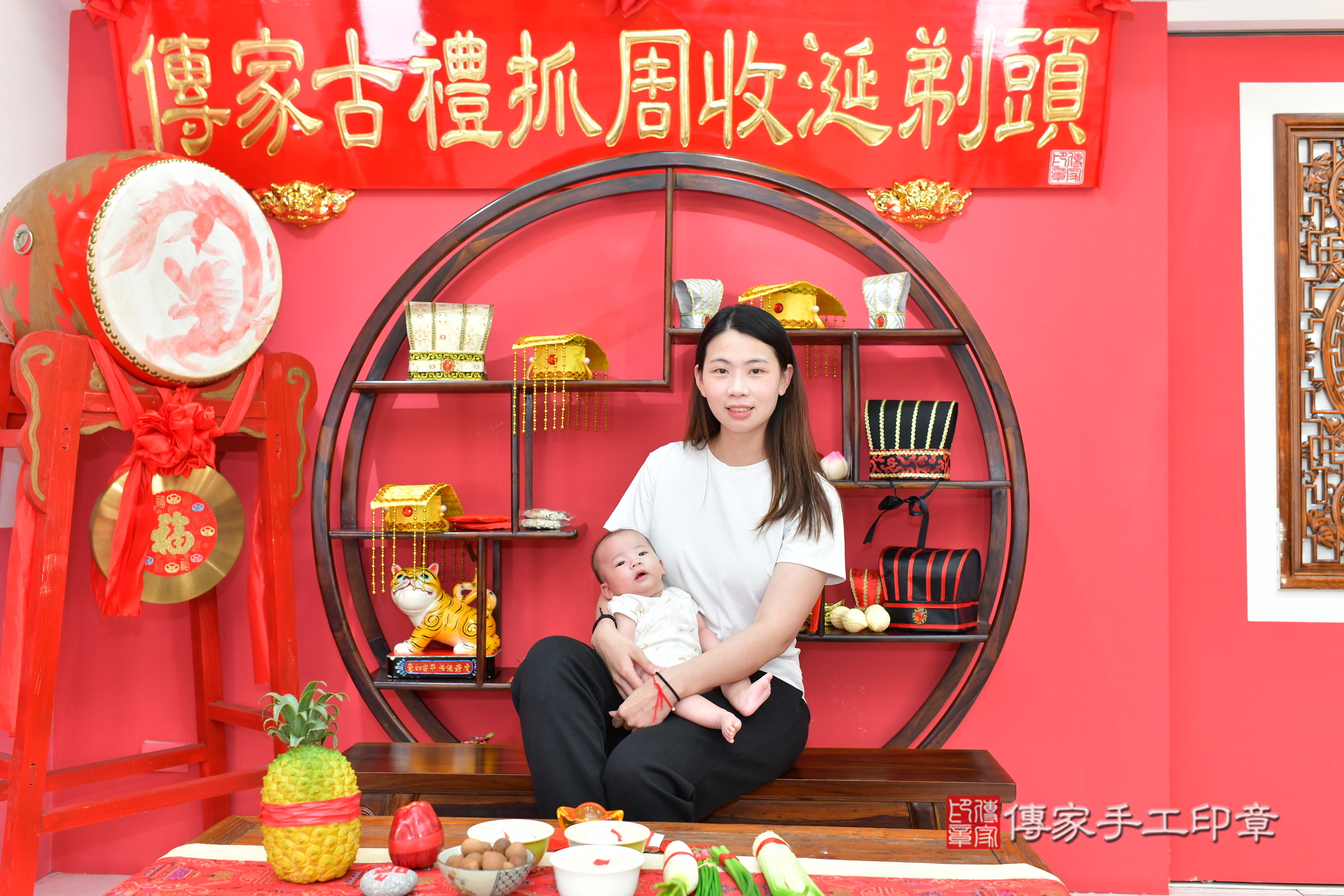 晨晨寶寶(台中市北區嬰兒寶寶滿月剃頭理髮、嬰兒剃胎毛儀式吉祥話)。中國風會場，爸媽寶貝穿「日中韓」古裝禮服。專業拍照、證書。★購買「臍帶章、肚臍章、胎毛筆刷印章」贈送：剃頭、收涎、抓周，三選一。2024.11.14，照片8
