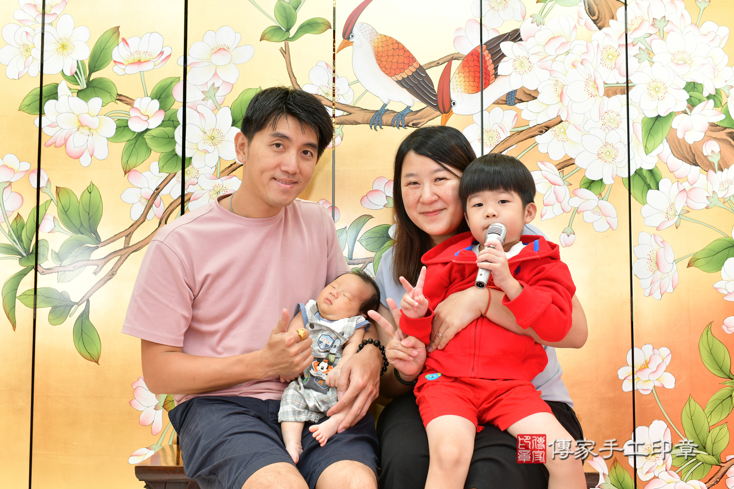 小譽寶寶(台中市北區嬰兒寶寶滿月剃頭理髮、嬰兒剃胎毛儀式吉祥話)。中國風會場，爸媽寶貝穿「日中韓」古裝禮服。專業拍照、證書。★購買「臍帶章、肚臍章、胎毛筆刷印章」贈送：剃頭、收涎、抓周，三選一。2024.11.16，照片5