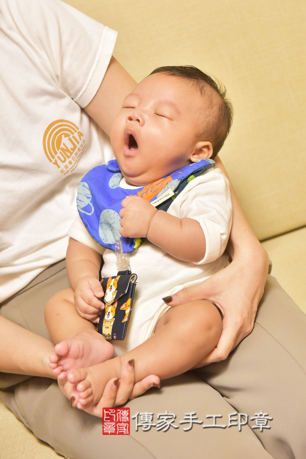 濬濬寶寶(台中市西屯區到府嬰兒濬濬寶寶滿月剃頭理髮、到府嬰兒剃胎毛儀式吉祥話)。到府剃頭剃胎毛主持、專業拍照、證書。★購買「臍帶章、肚臍章、胎毛筆刷印章」贈送：剃頭、收涎、抓周，三選一。2024.11.18，照片7