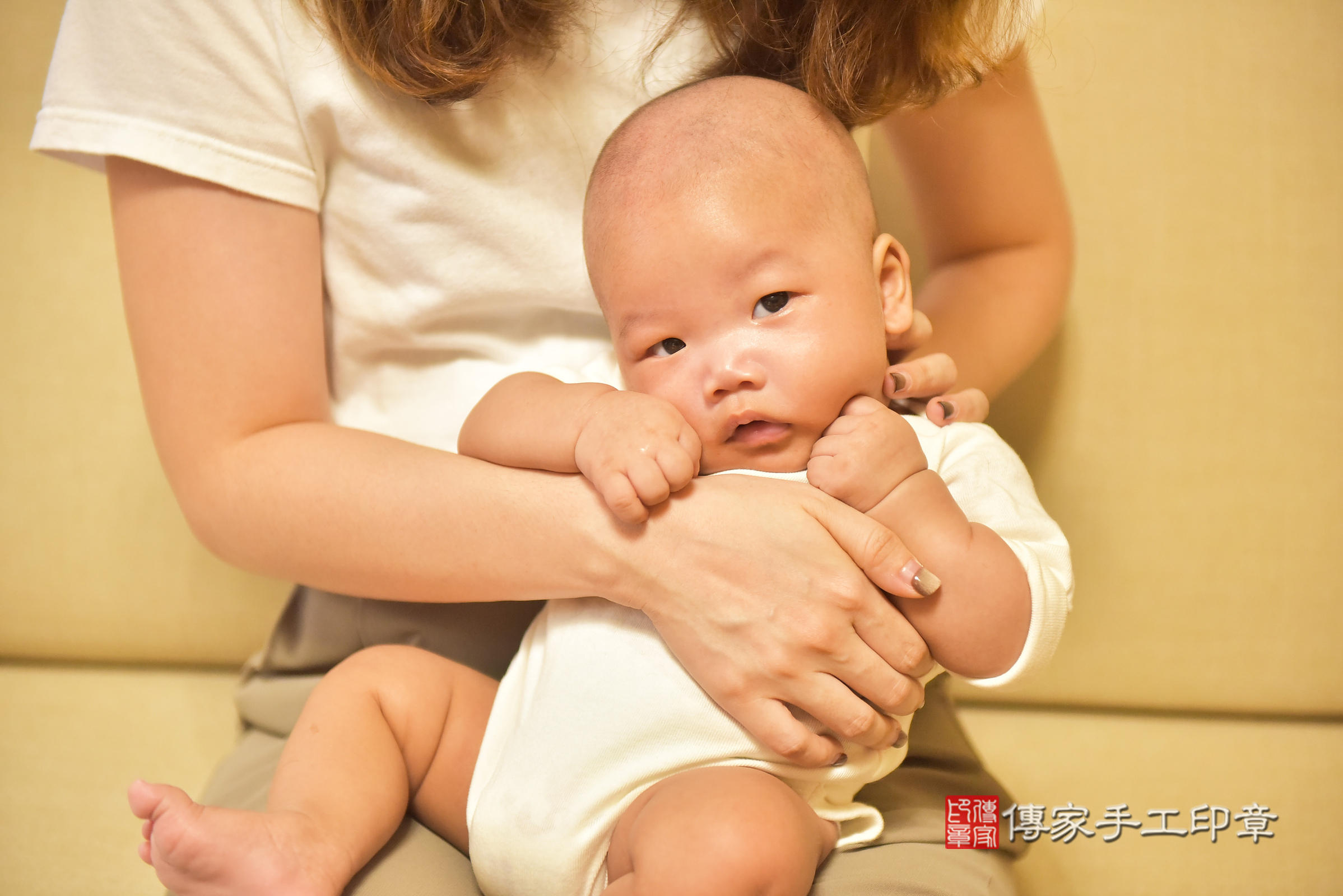 濬濬寶寶(台中市西屯區到府嬰兒濬濬寶寶滿月剃頭理髮、到府嬰兒剃胎毛儀式吉祥話)。到府剃頭剃胎毛主持、專業拍照、證書。★購買「臍帶章、肚臍章、胎毛筆刷印章」贈送：剃頭、收涎、抓周，三選一。2024.11.18，照片23