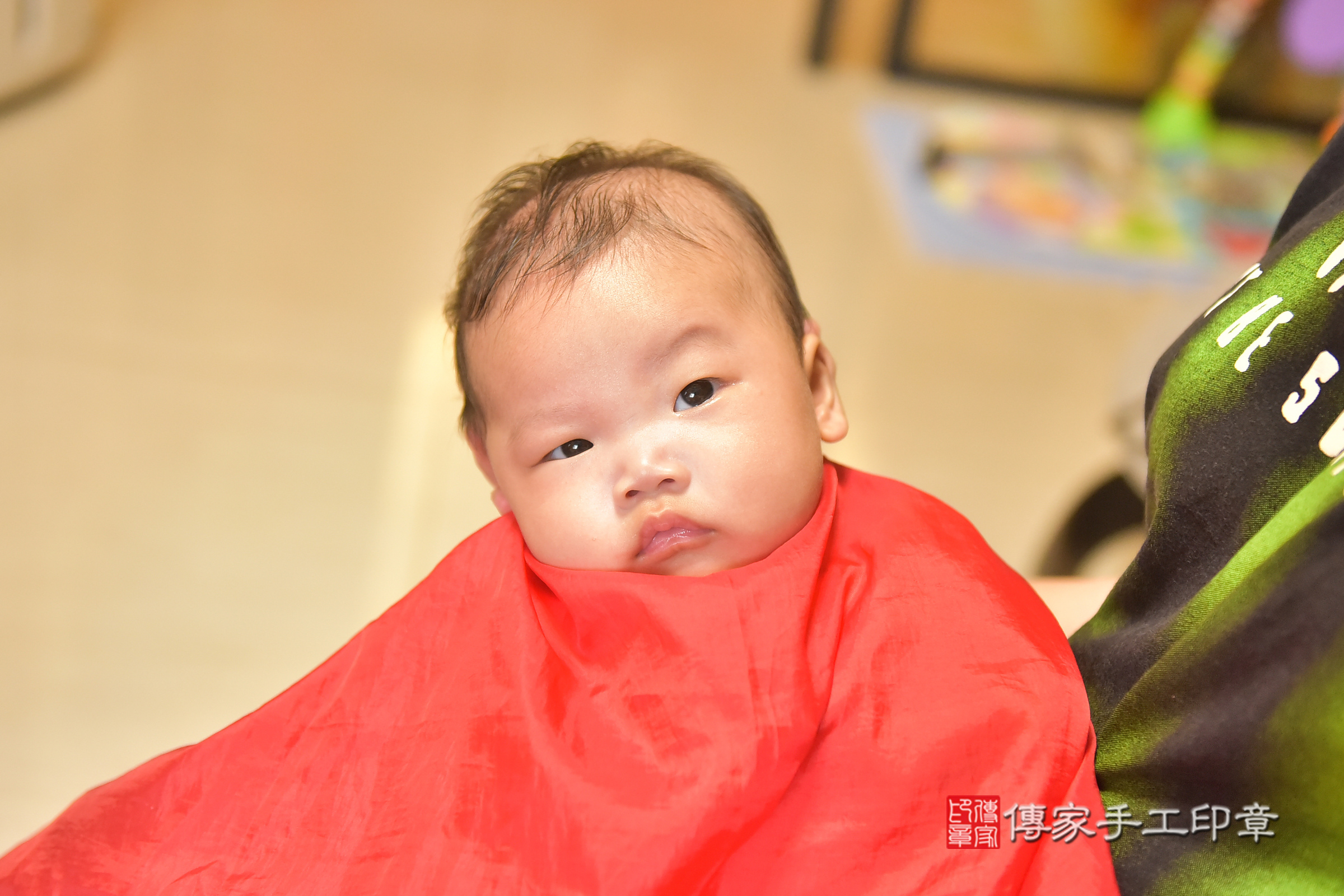 濬濬寶寶(台中市西屯區到府嬰兒濬濬寶寶滿月剃頭理髮、到府嬰兒剃胎毛儀式吉祥話)。到府剃頭剃胎毛主持、專業拍照、證書。★購買「臍帶章、肚臍章、胎毛筆刷印章」贈送：剃頭、收涎、抓周，三選一。2024.11.18，照片20