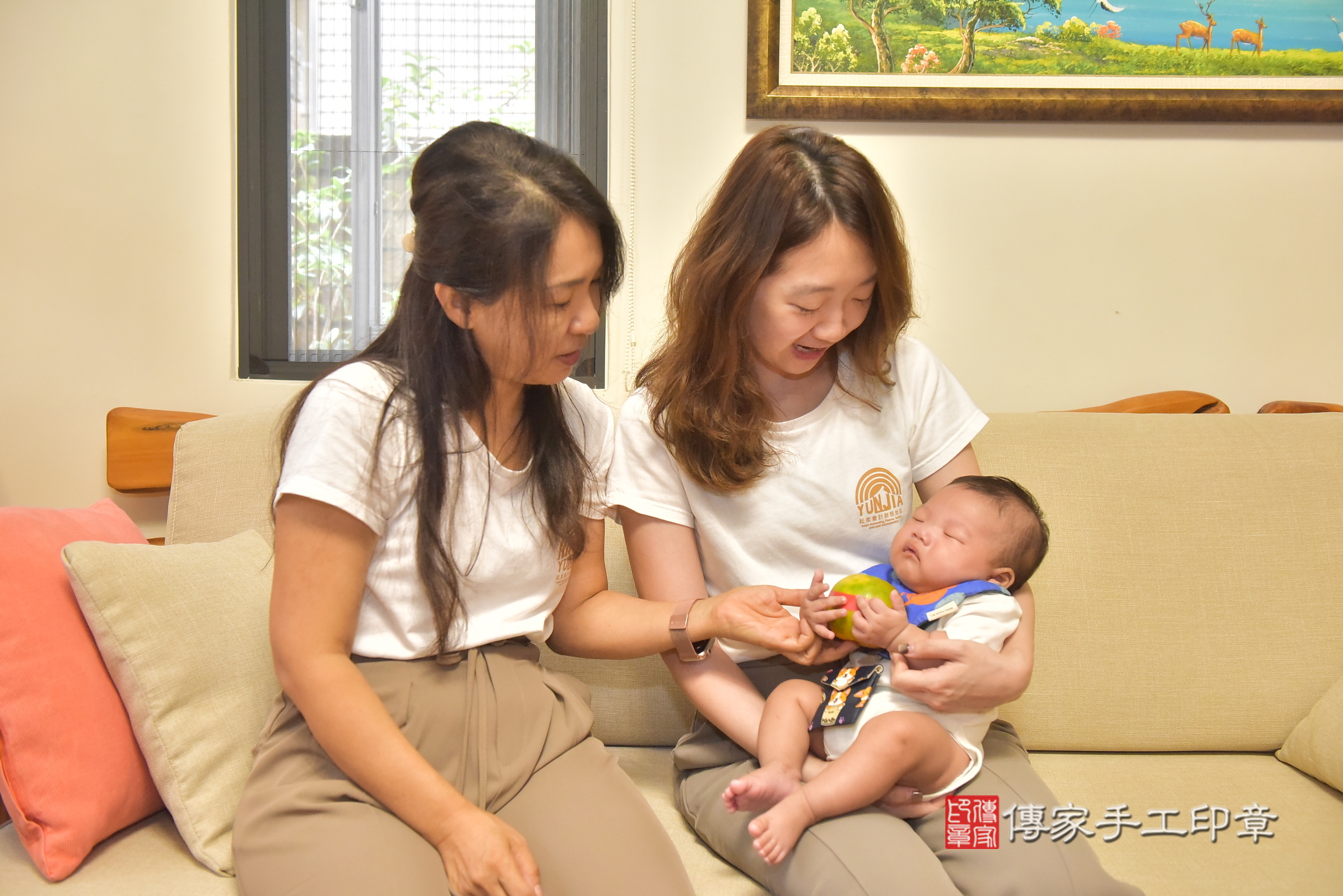 濬濬寶寶(台中市西屯區到府嬰兒濬濬寶寶滿月剃頭理髮、到府嬰兒剃胎毛儀式吉祥話)。到府剃頭剃胎毛主持、專業拍照、證書。★購買「臍帶章、肚臍章、胎毛筆刷印章」贈送：剃頭、收涎、抓周，三選一。2024.11.18，照片15