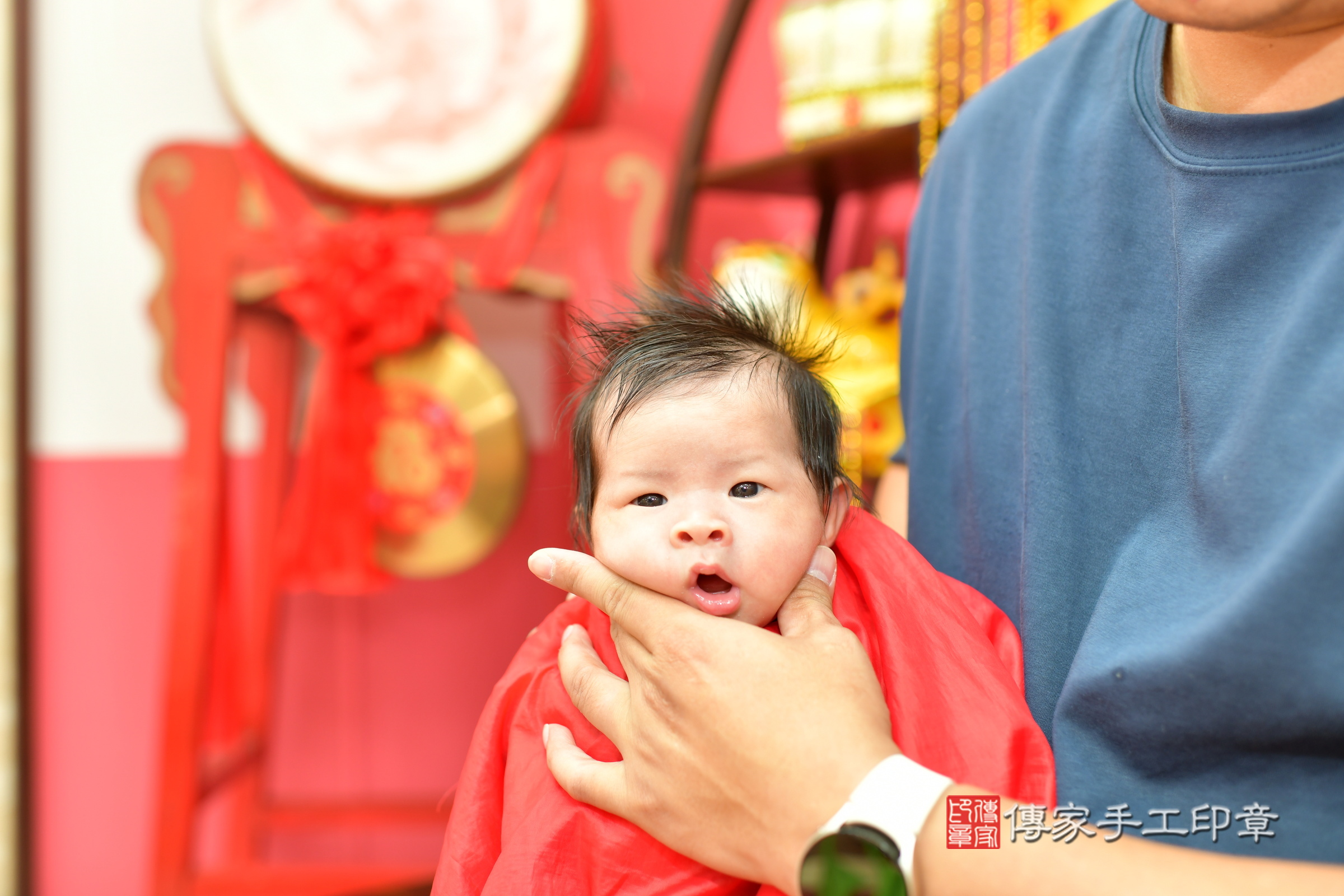 小璇寶寶(台中市北區嬰兒寶寶滿月剃頭理髮、嬰兒剃胎毛儀式吉祥話)。中國風會場，爸媽寶貝穿「日中韓」古裝禮服。專業拍照、證書。★購買「臍帶章、肚臍章、胎毛筆刷印章」贈送：剃頭、收涎、抓周，三選一。2024.11.20，照片8
