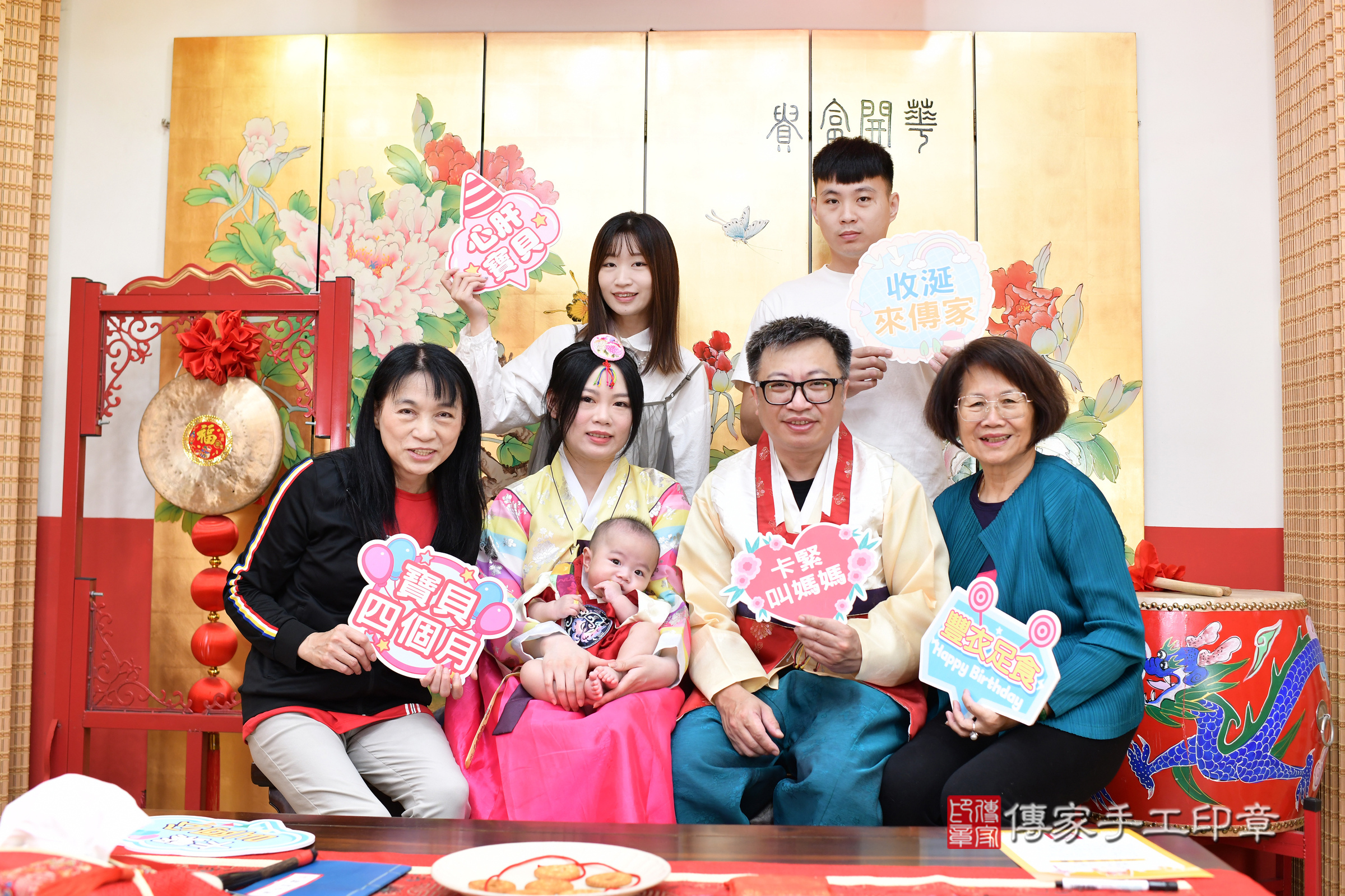 台北市大同區睿睿寶寶收涎推薦：傳家台北店收涎中國風會場，嬰兒古禮收涎收口水流程儀式、收涎吉祥話、收涎餅乾、收涎拍照。收涎證書。2024.11.15，照片12