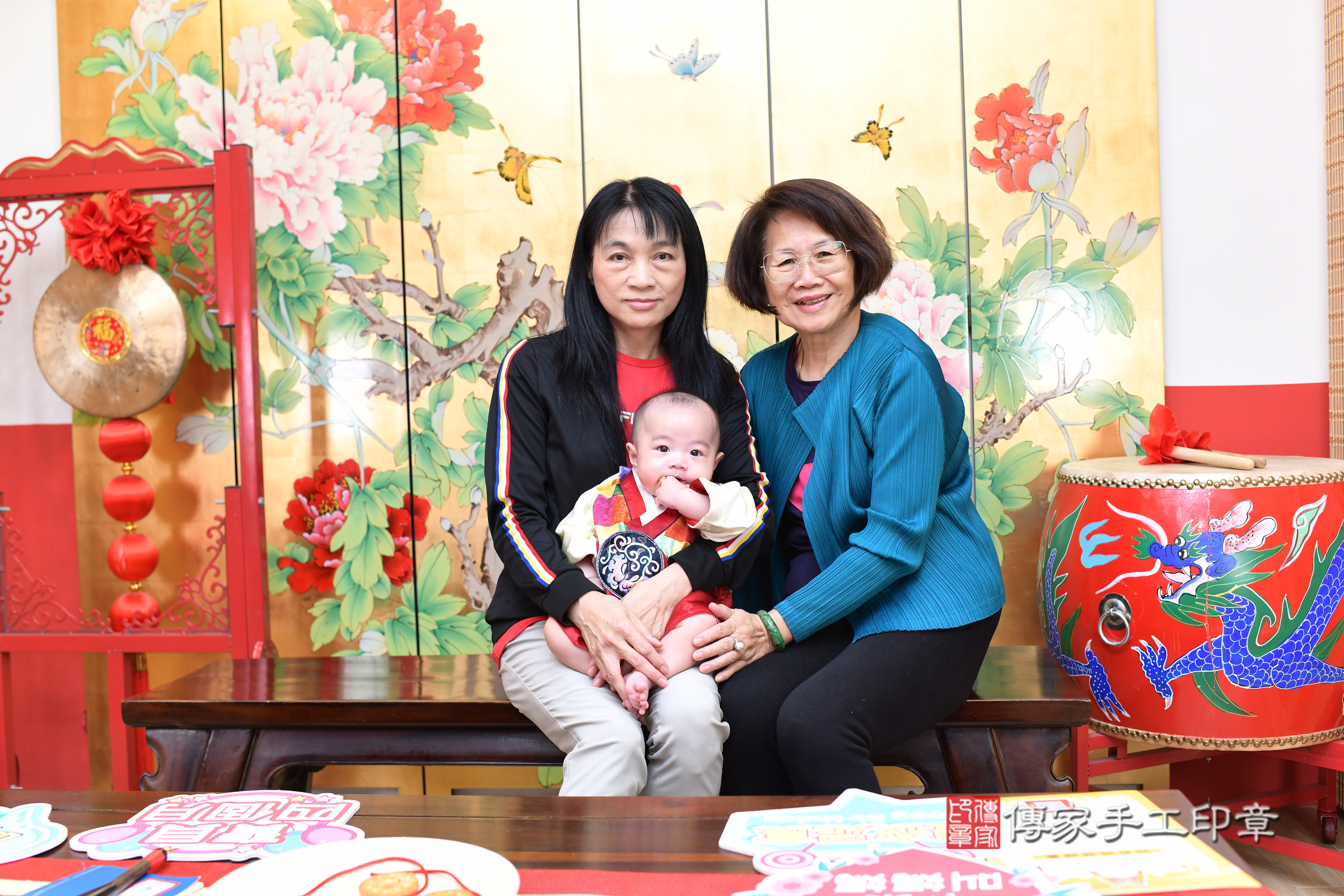 台北市大同區睿睿寶寶收涎推薦：傳家台北店收涎中國風會場，嬰兒古禮收涎收口水流程儀式、收涎吉祥話、收涎餅乾、收涎拍照。收涎證書。2024.11.15，照片7