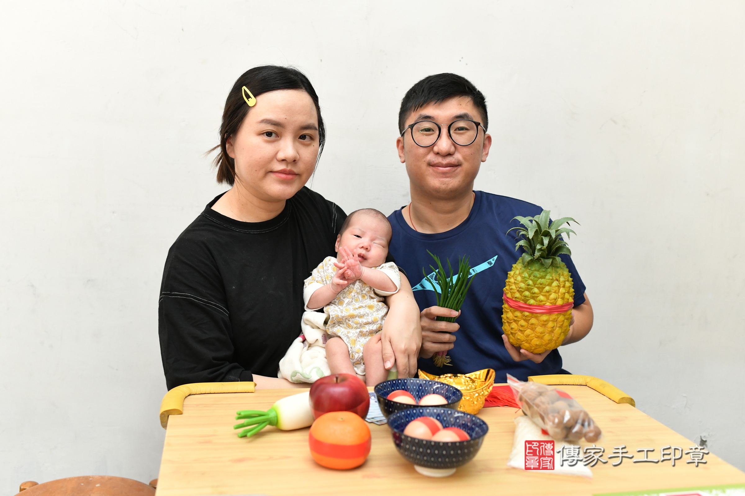 喬喬寶寶(台北市中山區到府嬰兒喬喬寶寶滿月剃頭理髮、到府嬰兒剃胎毛儀式吉祥話)。到府剃頭剃胎毛主持、專業拍照、證書。★購買「臍帶章、肚臍章、胎毛筆刷印章」贈送：剃頭、收涎、抓周，三選一。2024.12.6，照片14