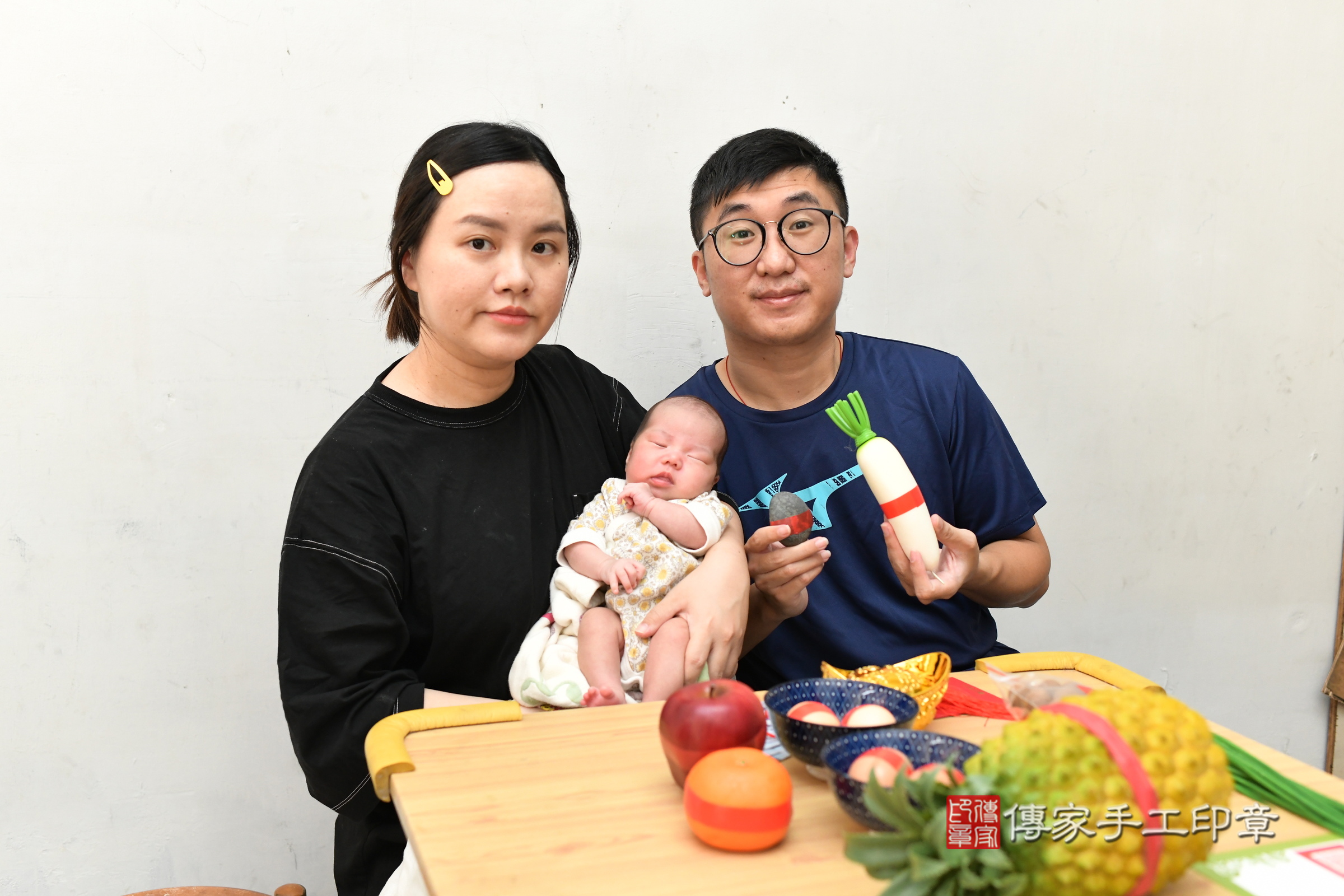 喬喬寶寶(台北市中山區到府嬰兒喬喬寶寶滿月剃頭理髮、到府嬰兒剃胎毛儀式吉祥話)。到府剃頭剃胎毛主持、專業拍照、證書。★購買「臍帶章、肚臍章、胎毛筆刷印章」贈送：剃頭、收涎、抓周，三選一。2024.12.6，照片12