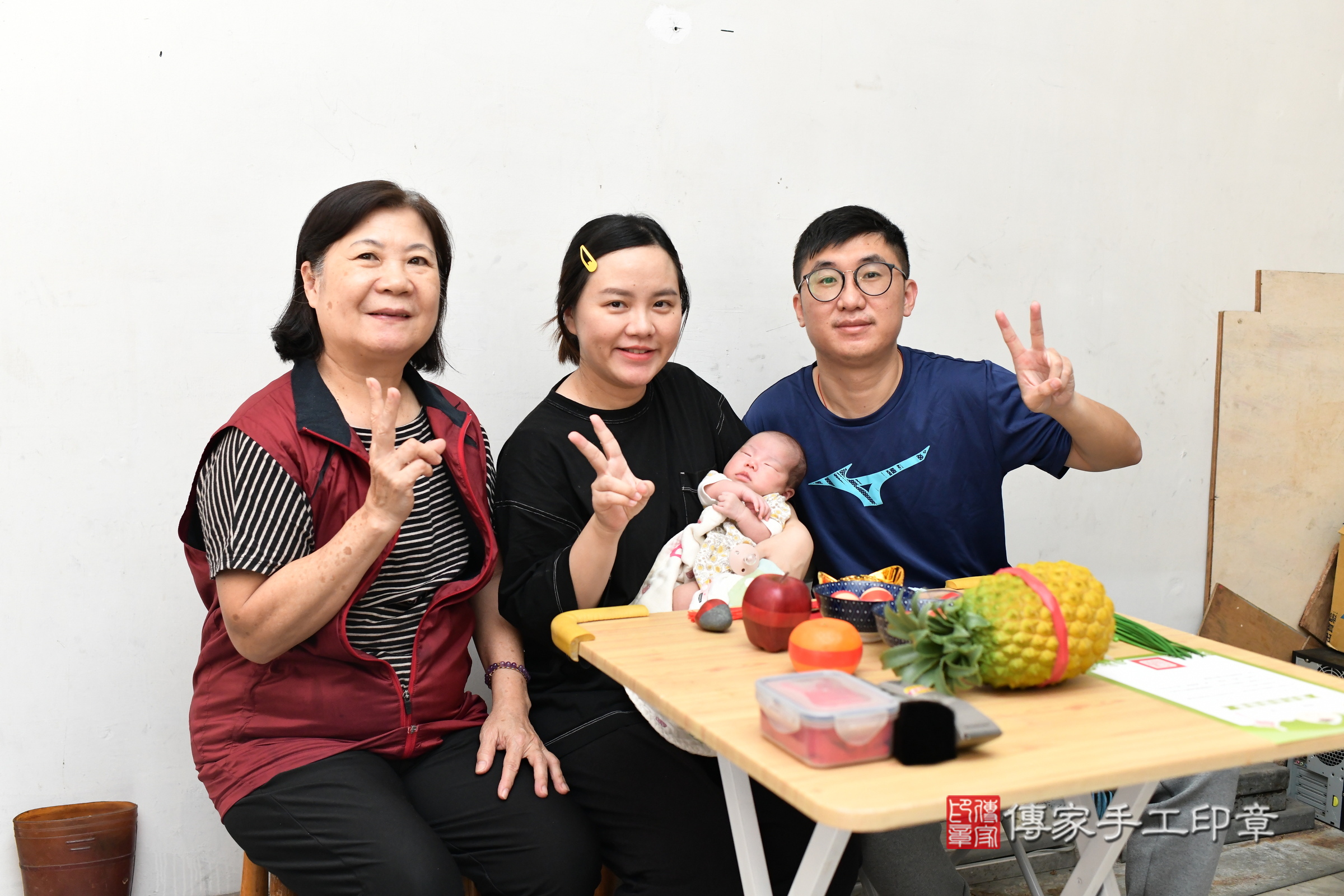 喬喬寶寶(台北市中山區到府嬰兒喬喬寶寶滿月剃頭理髮、到府嬰兒剃胎毛儀式吉祥話)。到府剃頭剃胎毛主持、專業拍照、證書。★購買「臍帶章、肚臍章、胎毛筆刷印章」贈送：剃頭、收涎、抓周，三選一。2024.12.6，照片5