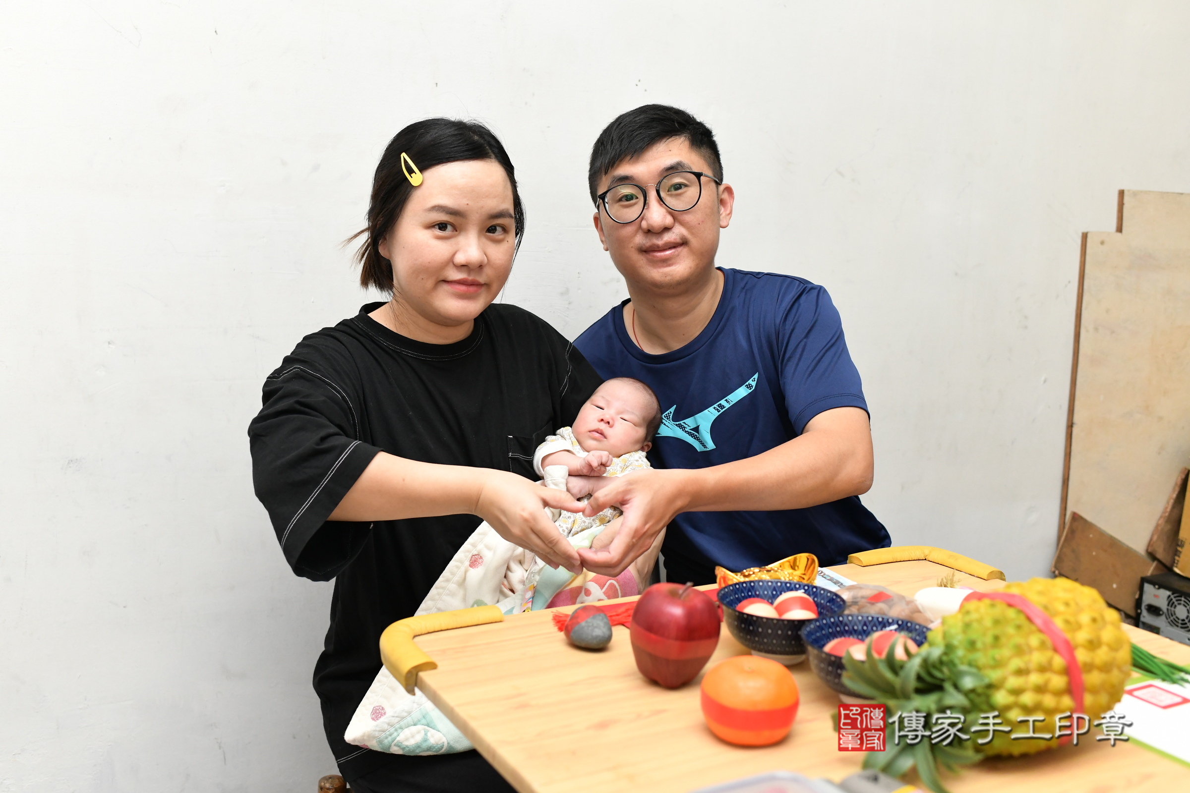 喬喬寶寶(台北市中山區到府嬰兒喬喬寶寶滿月剃頭理髮、到府嬰兒剃胎毛儀式吉祥話)。到府剃頭剃胎毛主持、專業拍照、證書。★購買「臍帶章、肚臍章、胎毛筆刷印章」贈送：剃頭、收涎、抓周，三選一。2024.12.6，照片4