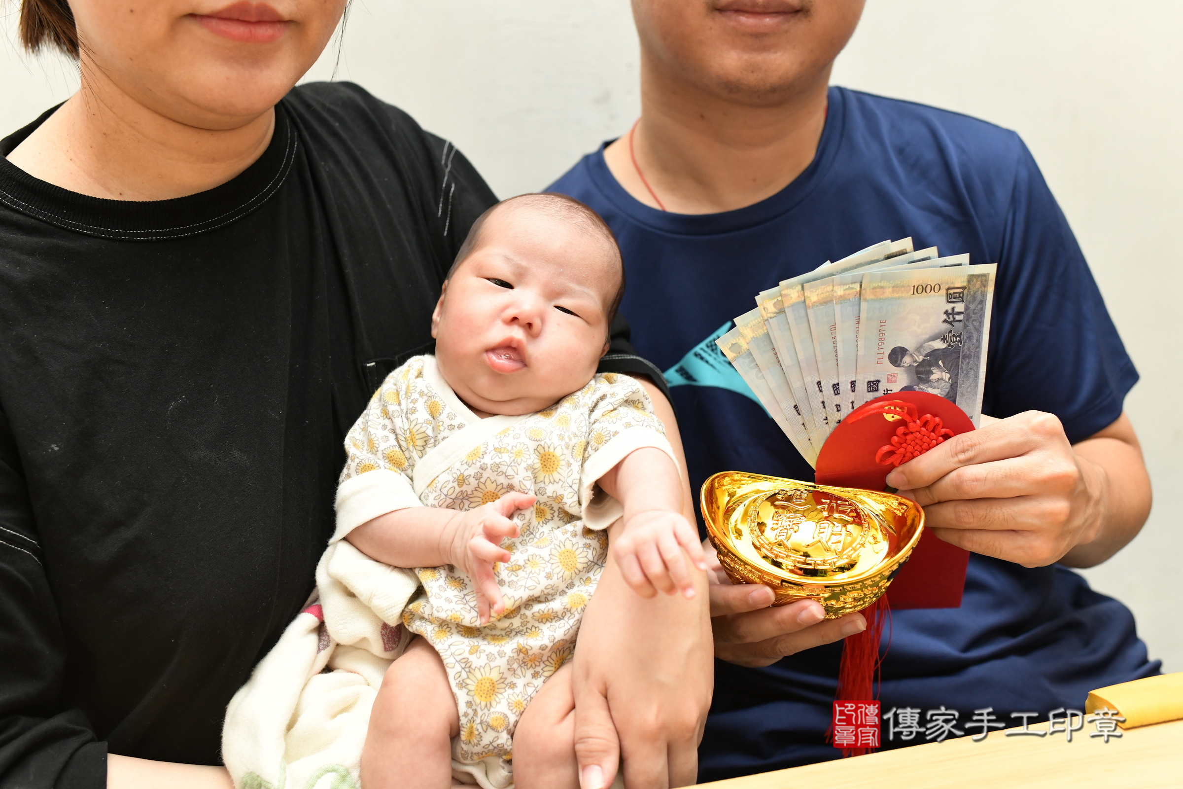 喬喬寶寶(台北市中山區到府嬰兒喬喬寶寶滿月剃頭理髮、到府嬰兒剃胎毛儀式吉祥話)。到府剃頭剃胎毛主持、專業拍照、證書。★購買「臍帶章、肚臍章、胎毛筆刷印章」贈送：剃頭、收涎、抓周，三選一。2024.12.6，照片16