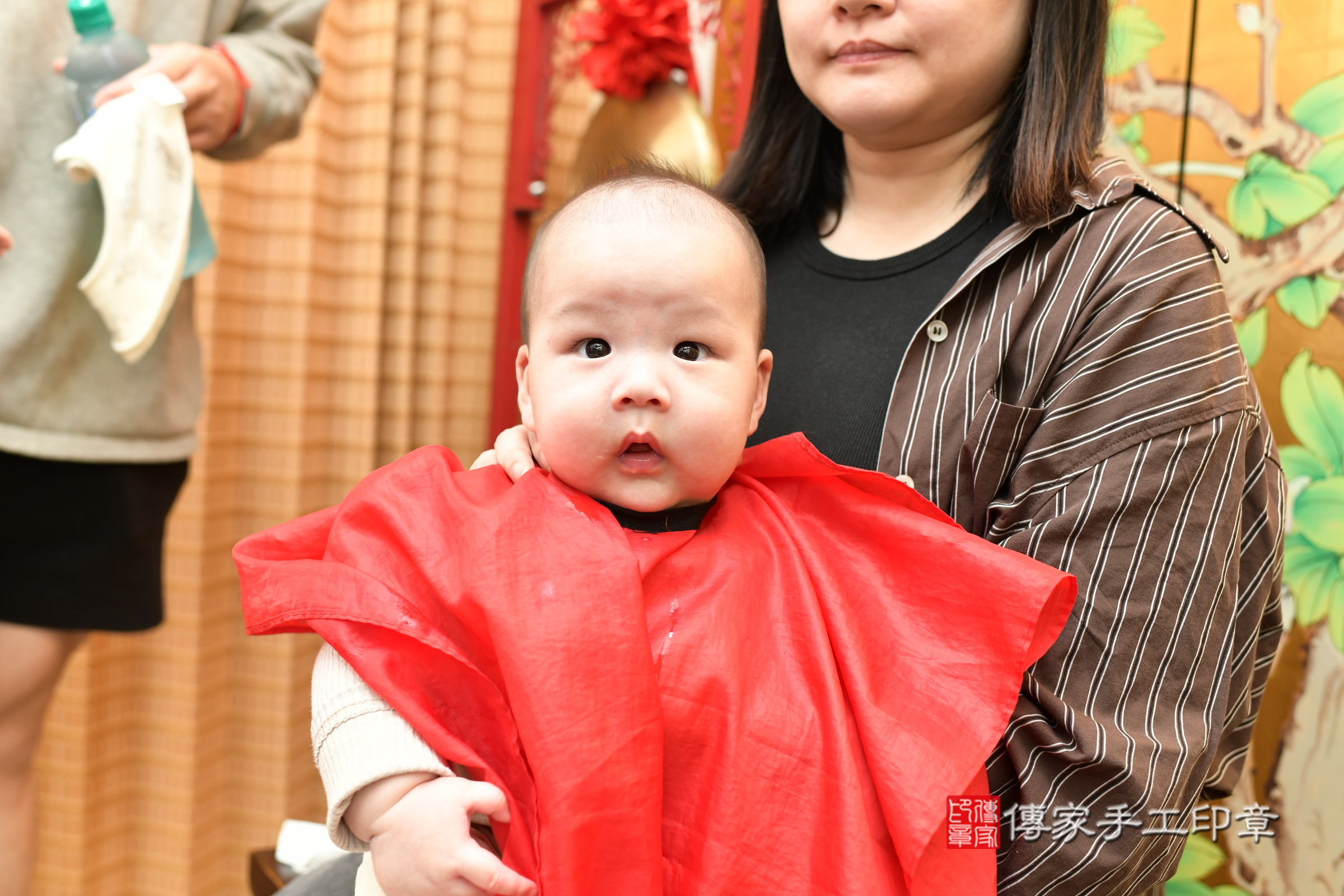 辰辰寶寶(台北市大同區嬰兒寶寶滿月剃頭理髮、嬰兒剃胎毛儀式吉祥話)。中國風會場，爸媽寶貝穿「日中韓」古裝禮服。專業拍照、證書。★購買「臍帶章、肚臍章、胎毛筆刷印章」贈送：剃頭、收涎、抓周，三選一。2024.12.7，照片17