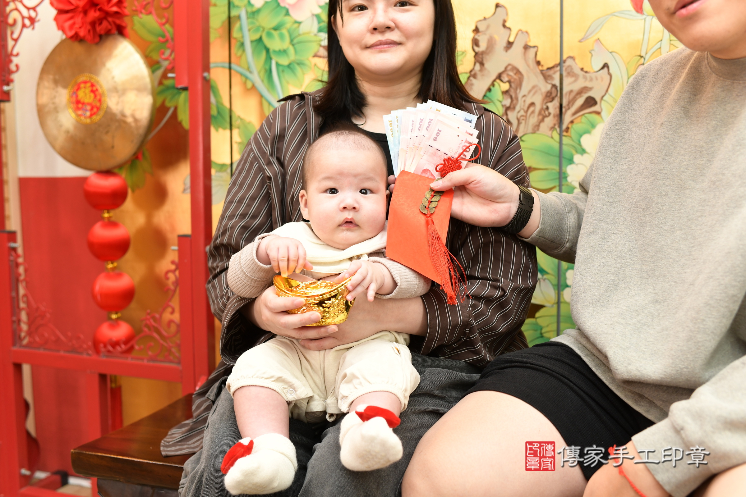 辰辰寶寶(台北市大同區嬰兒寶寶滿月剃頭理髮、嬰兒剃胎毛儀式吉祥話)。中國風會場，爸媽寶貝穿「日中韓」古裝禮服。專業拍照、證書。★購買「臍帶章、肚臍章、胎毛筆刷印章」贈送：剃頭、收涎、抓周，三選一。2024.12.7，照片16
