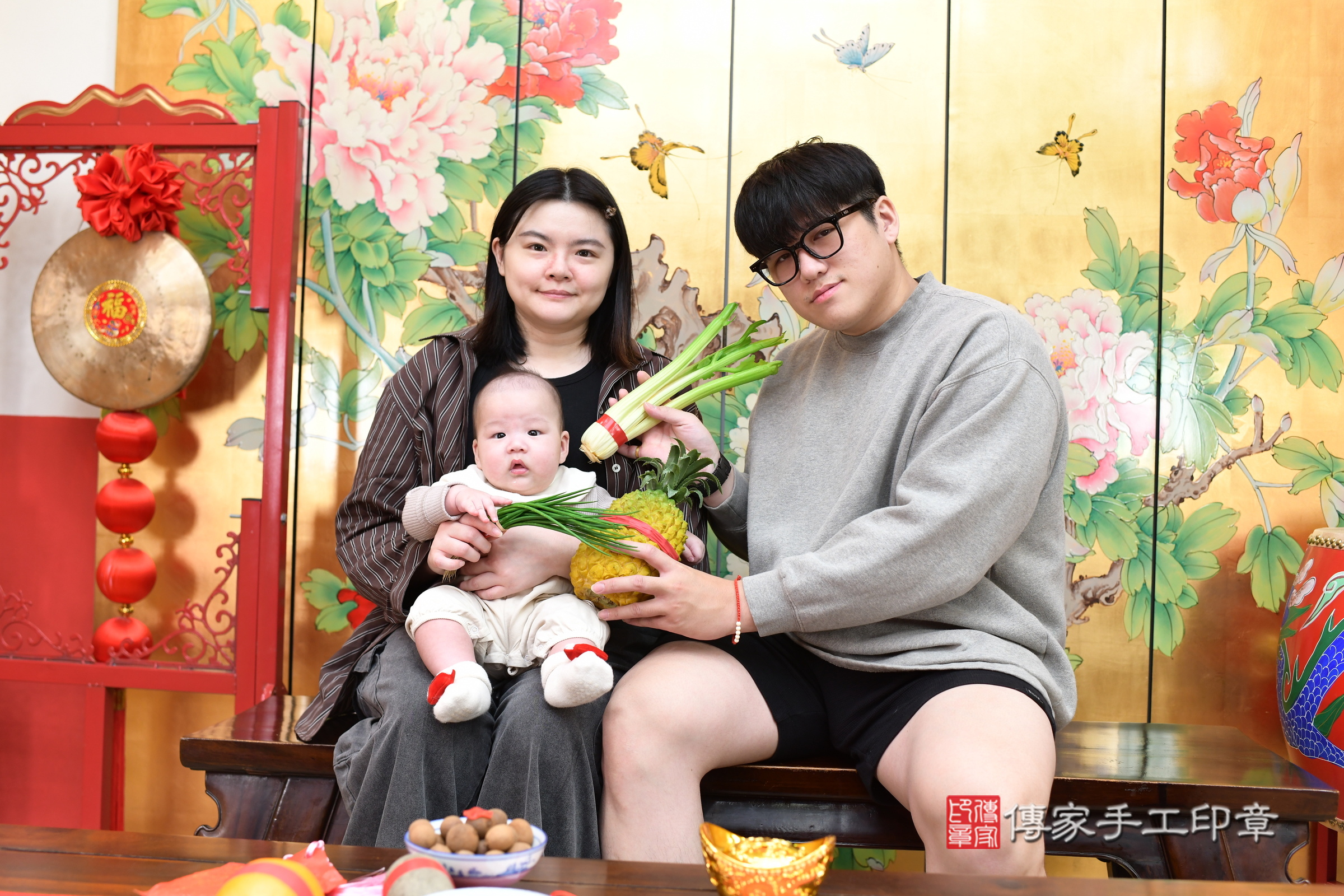 辰辰寶寶(台北市大同區嬰兒寶寶滿月剃頭理髮、嬰兒剃胎毛儀式吉祥話)。中國風會場，爸媽寶貝穿「日中韓」古裝禮服。專業拍照、證書。★購買「臍帶章、肚臍章、胎毛筆刷印章」贈送：剃頭、收涎、抓周，三選一。2024.12.7，照片13
