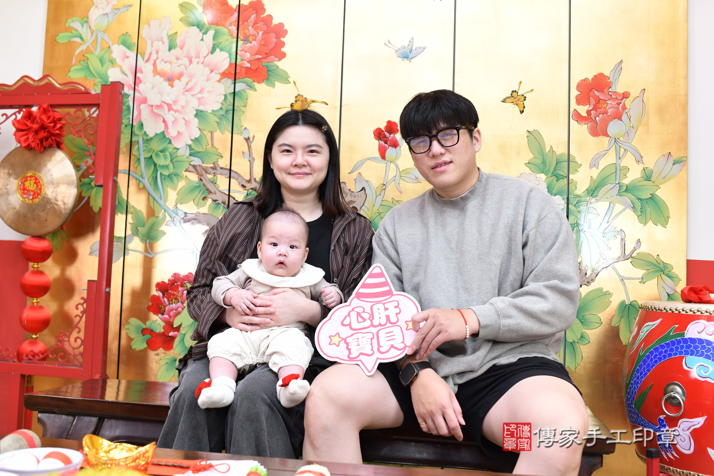 辰辰寶寶(台北市大同區嬰兒寶寶滿月剃頭理髮、嬰兒剃胎毛儀式吉祥話)。中國風會場，爸媽寶貝穿「日中韓」古裝禮服。專業拍照、證書。★購買「臍帶章、肚臍章、胎毛筆刷印章」贈送：剃頭、收涎、抓周，三選一。2024.12.7，照片4