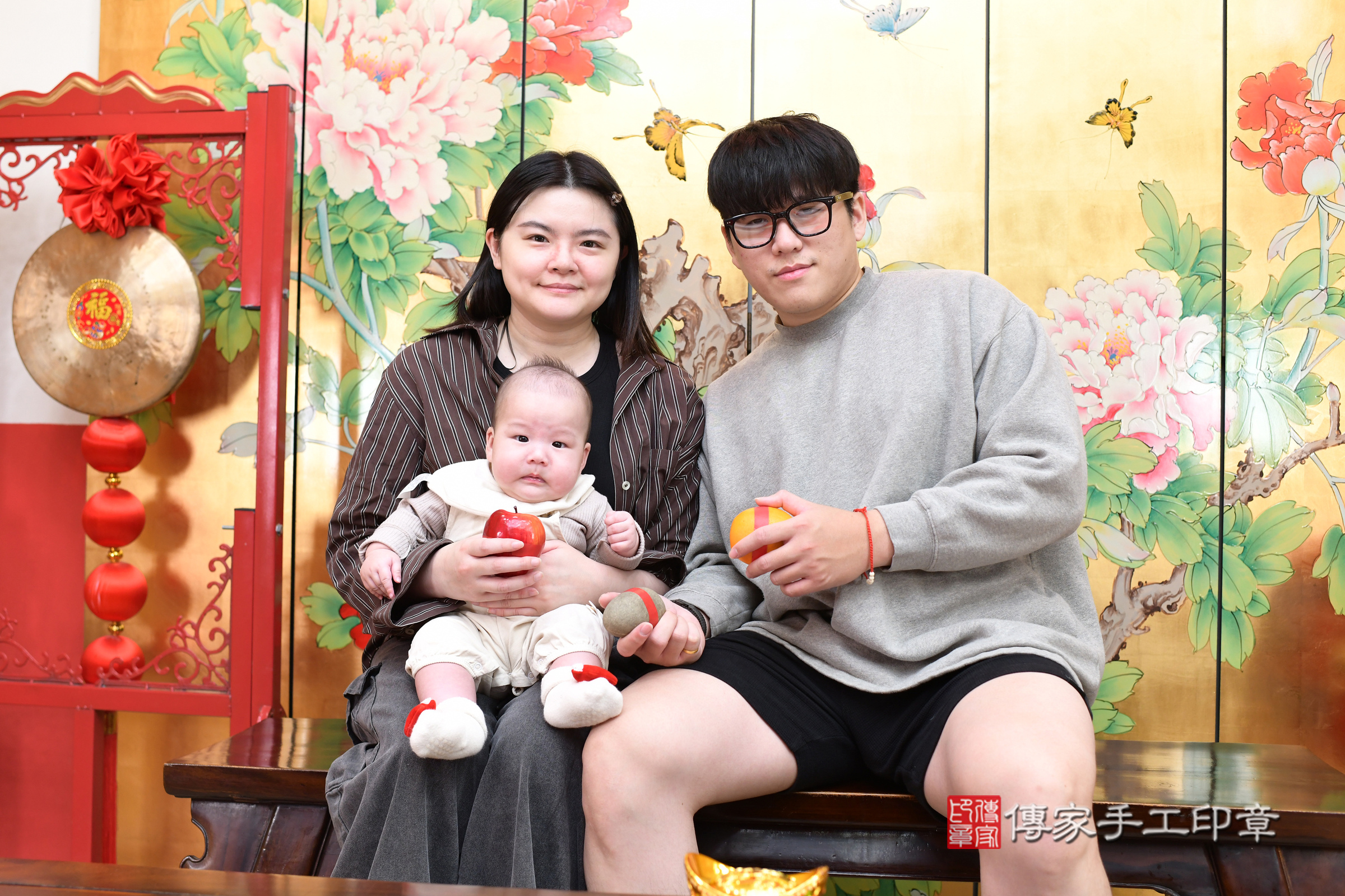 辰辰寶寶(台北市大同區嬰兒寶寶滿月剃頭理髮、嬰兒剃胎毛儀式吉祥話)。中國風會場，爸媽寶貝穿「日中韓」古裝禮服。專業拍照、證書。★購買「臍帶章、肚臍章、胎毛筆刷印章」贈送：剃頭、收涎、抓周，三選一。2024.12.7，照片9