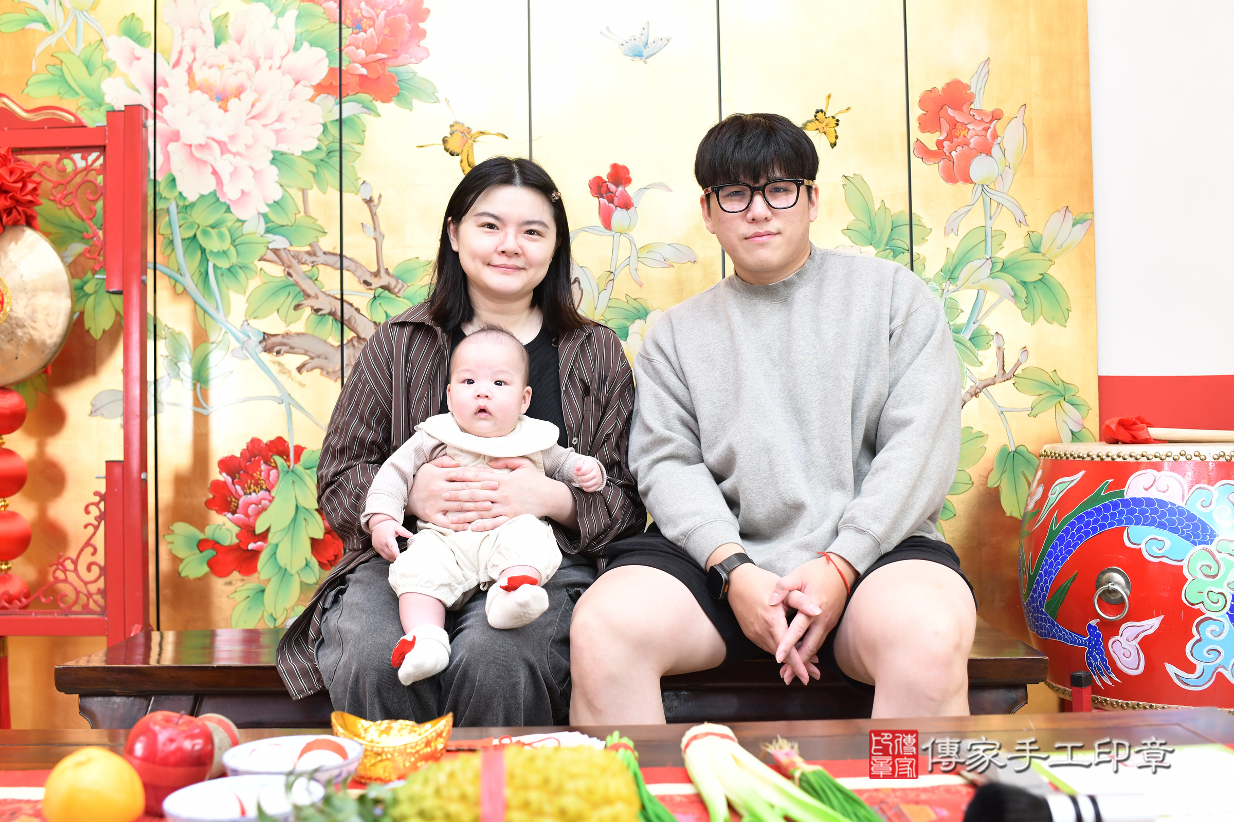辰辰寶寶(台北市大同區嬰兒寶寶滿月剃頭理髮、嬰兒剃胎毛儀式吉祥話)。中國風會場，爸媽寶貝穿「日中韓」古裝禮服。專業拍照、證書。★購買「臍帶章、肚臍章、胎毛筆刷印章」贈送：剃頭、收涎、抓周，三選一。2024.12.7，照片2