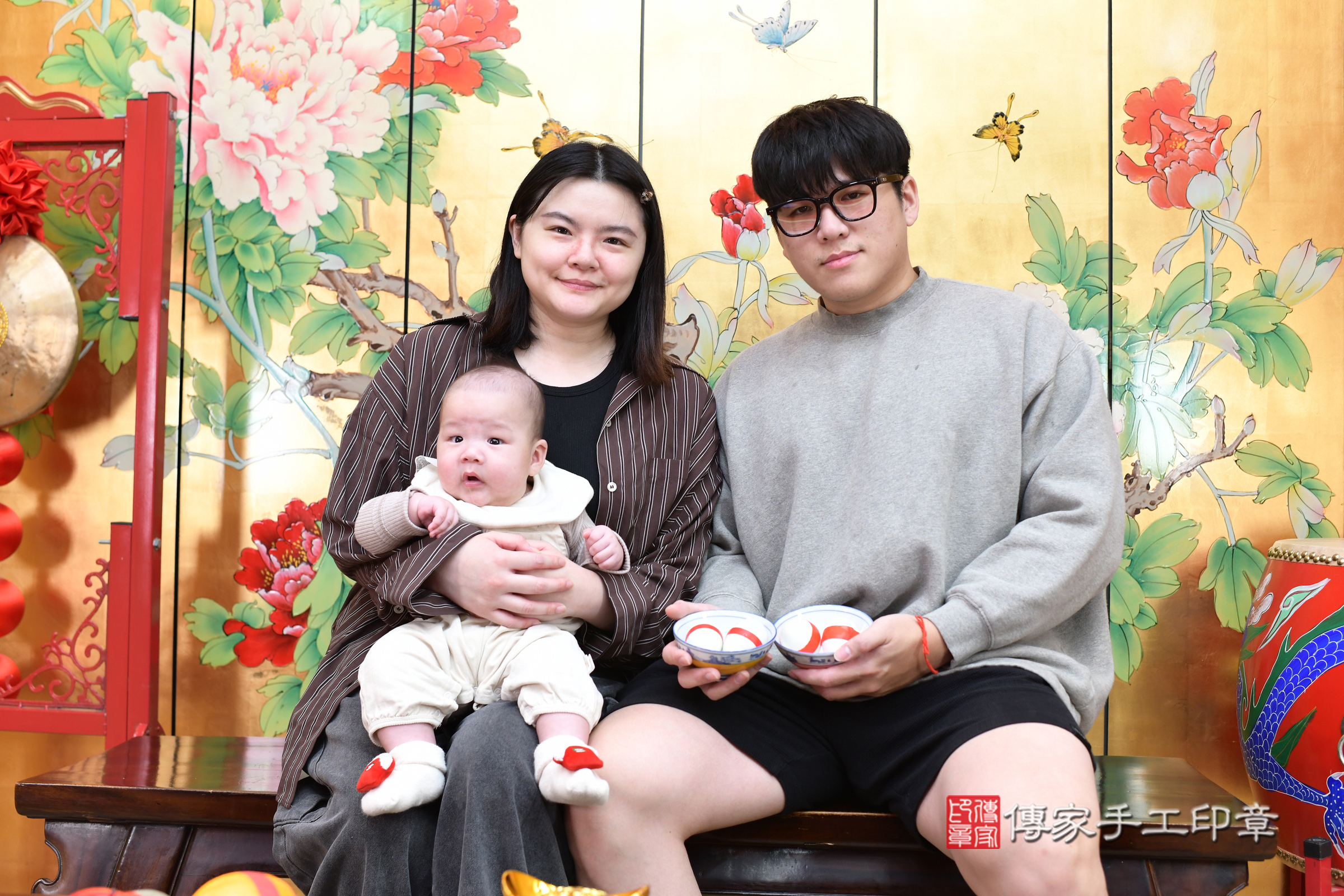 辰辰寶寶(台北市大同區嬰兒寶寶滿月剃頭理髮、嬰兒剃胎毛儀式吉祥話)。中國風會場，爸媽寶貝穿「日中韓」古裝禮服。專業拍照、證書。★購買「臍帶章、肚臍章、胎毛筆刷印章」贈送：剃頭、收涎、抓周，三選一。2024.12.7，照片7