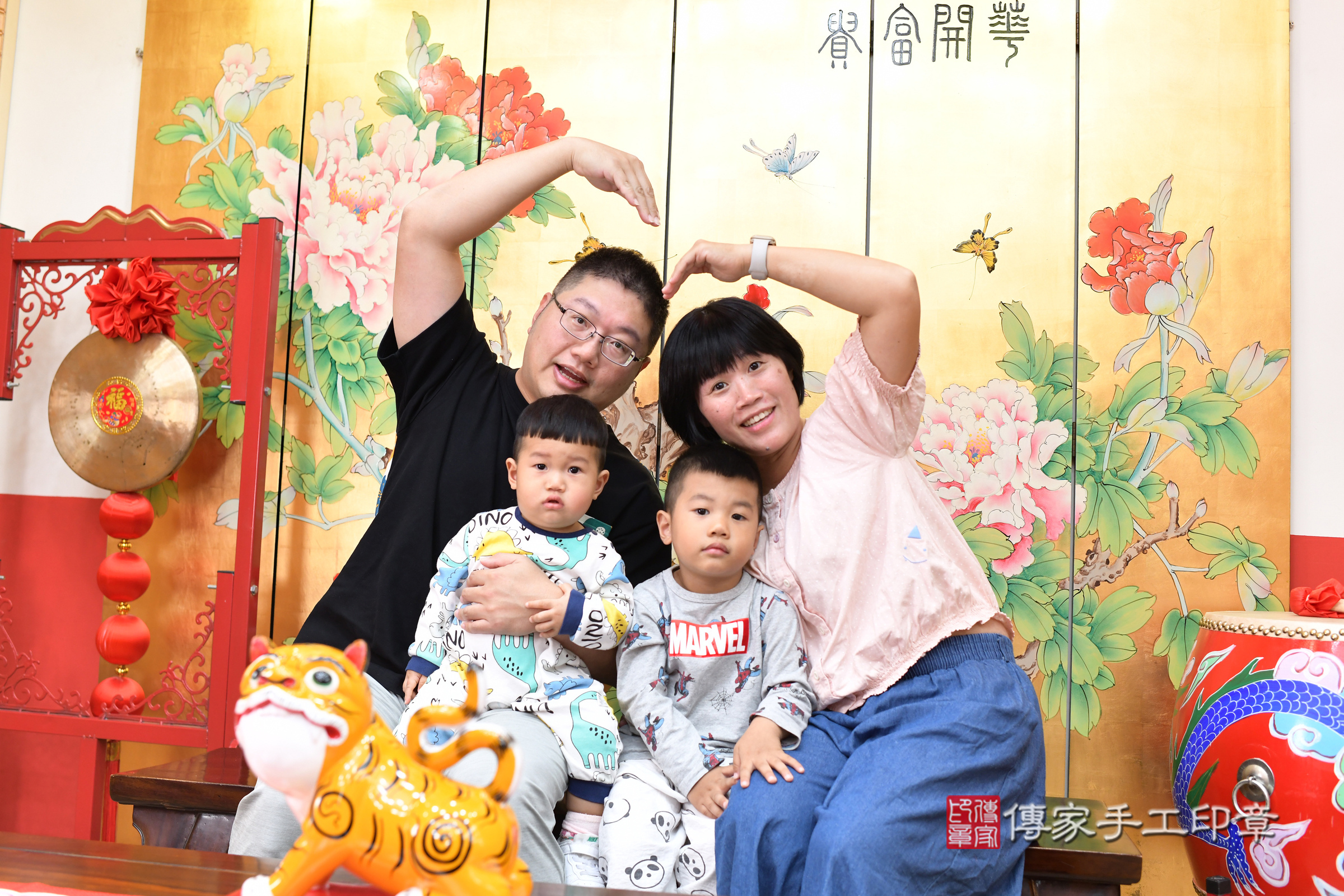 台北市大同區翔翔寶寶抓周推薦：傳家台北店抓周度脺中國風會場，嬰兒古禮抓周流程儀式吉祥話、抓周道具物品24種、拍照。抓周證書。2024.12.6，照片5