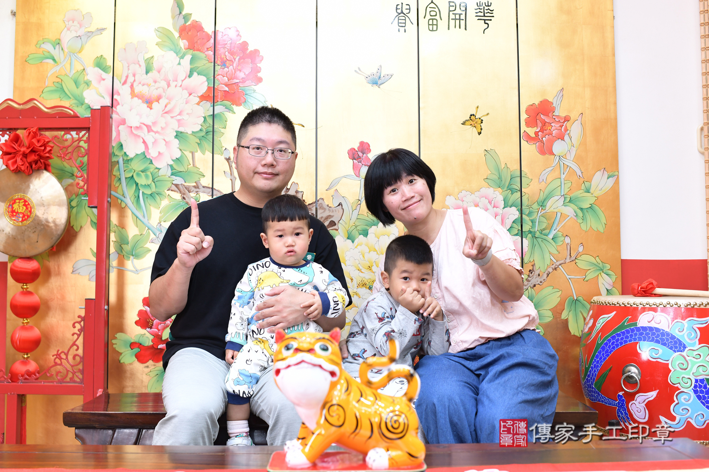 台北市大同區翔翔寶寶抓周推薦：傳家台北店抓周度脺中國風會場，嬰兒古禮抓周流程儀式吉祥話、抓周道具物品24種、拍照。抓周證書。2024.12.6，照片4