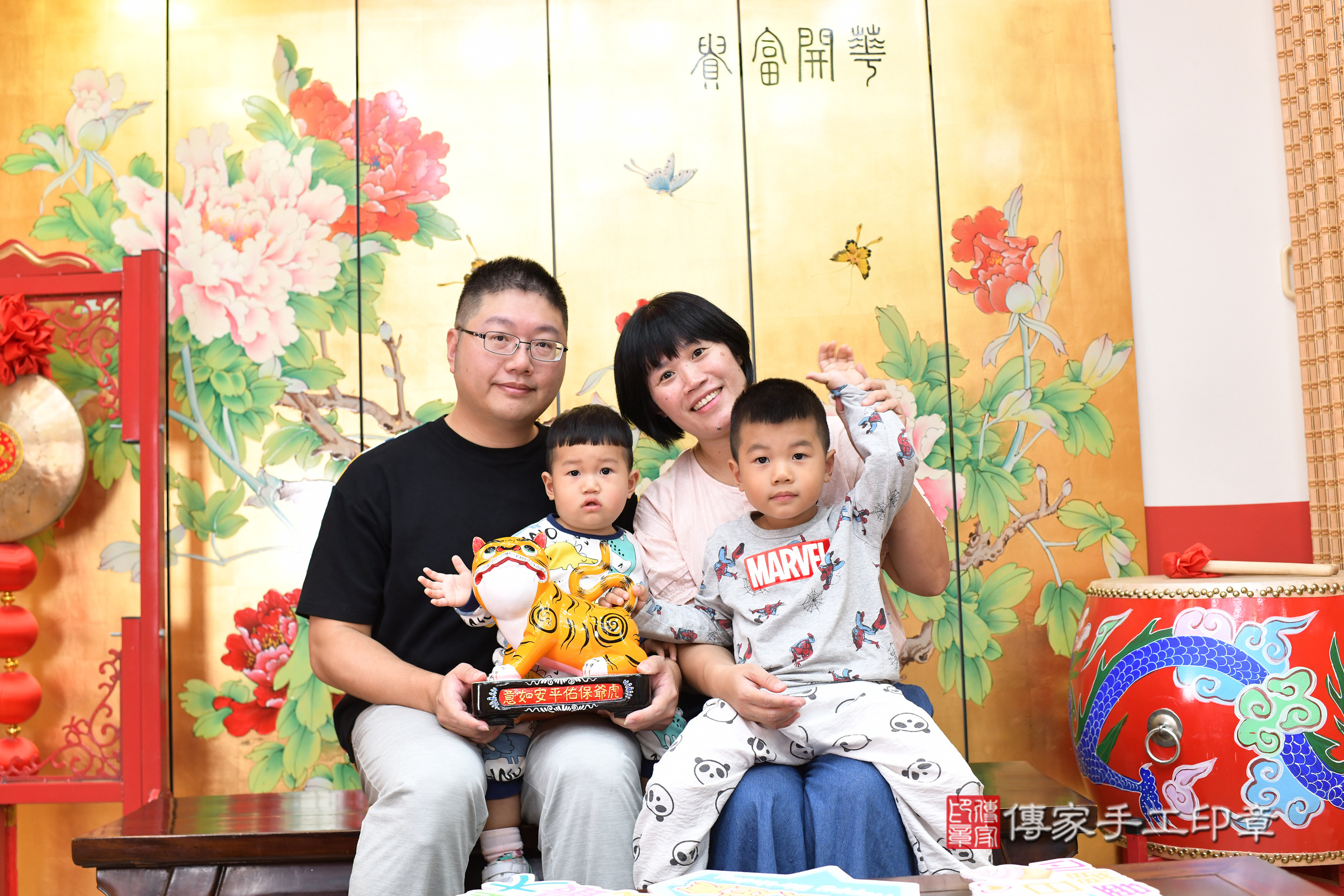台北市大同區翔翔寶寶抓周推薦：傳家台北店抓周度脺中國風會場，嬰兒古禮抓周流程儀式吉祥話、抓周道具物品24種、拍照。抓周證書。2024.12.6，照片18